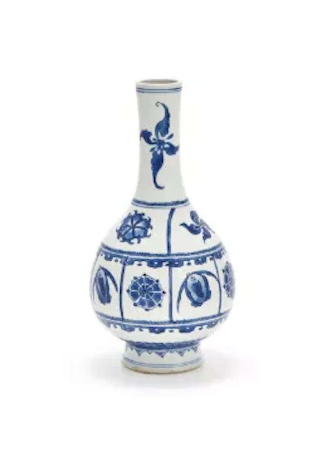 A Chinese blue and white bottle vase, Kangxi (1662-1722)