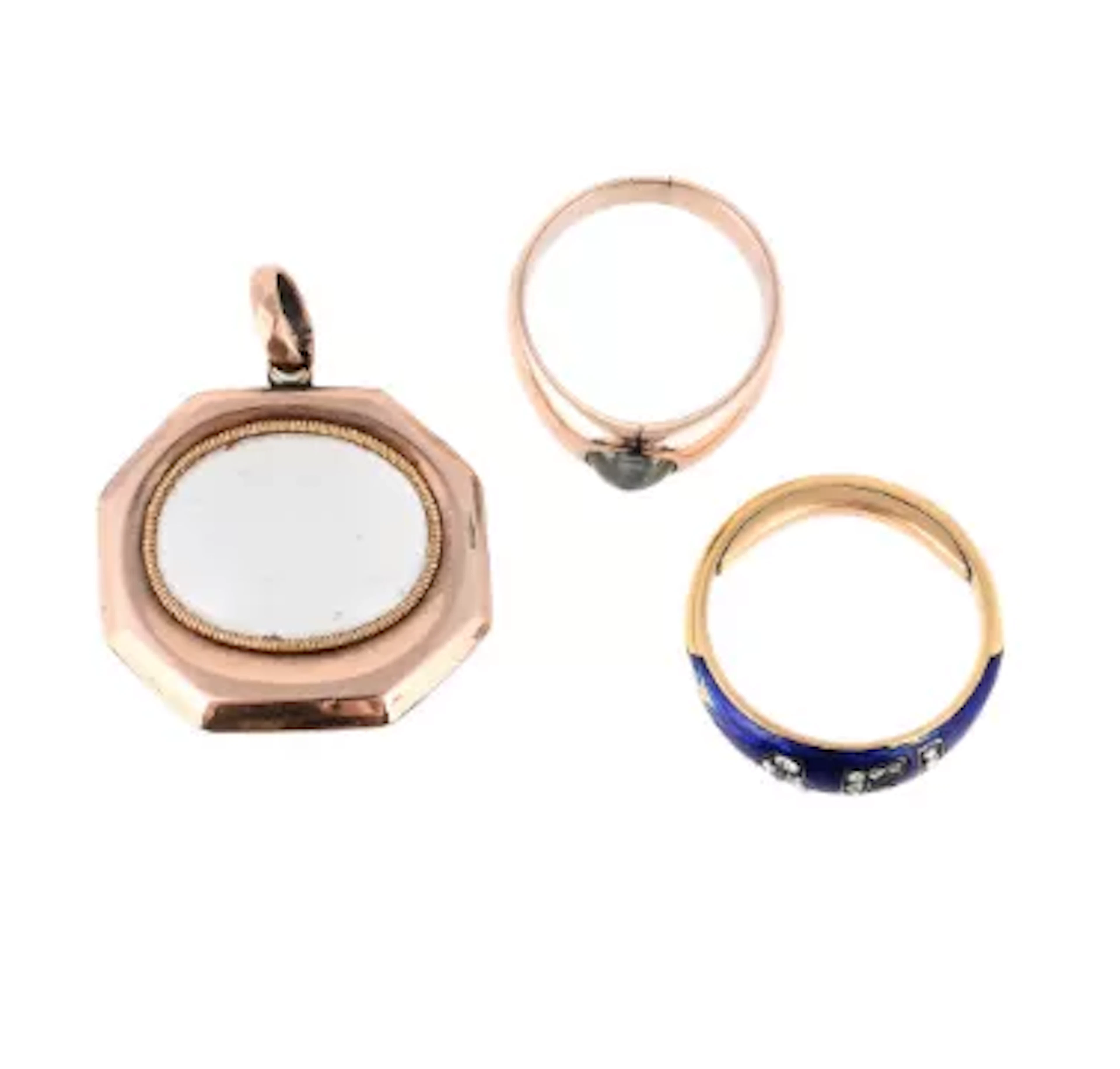 A SMALL COLLECTION OF ANTIQUE JEWELLERY