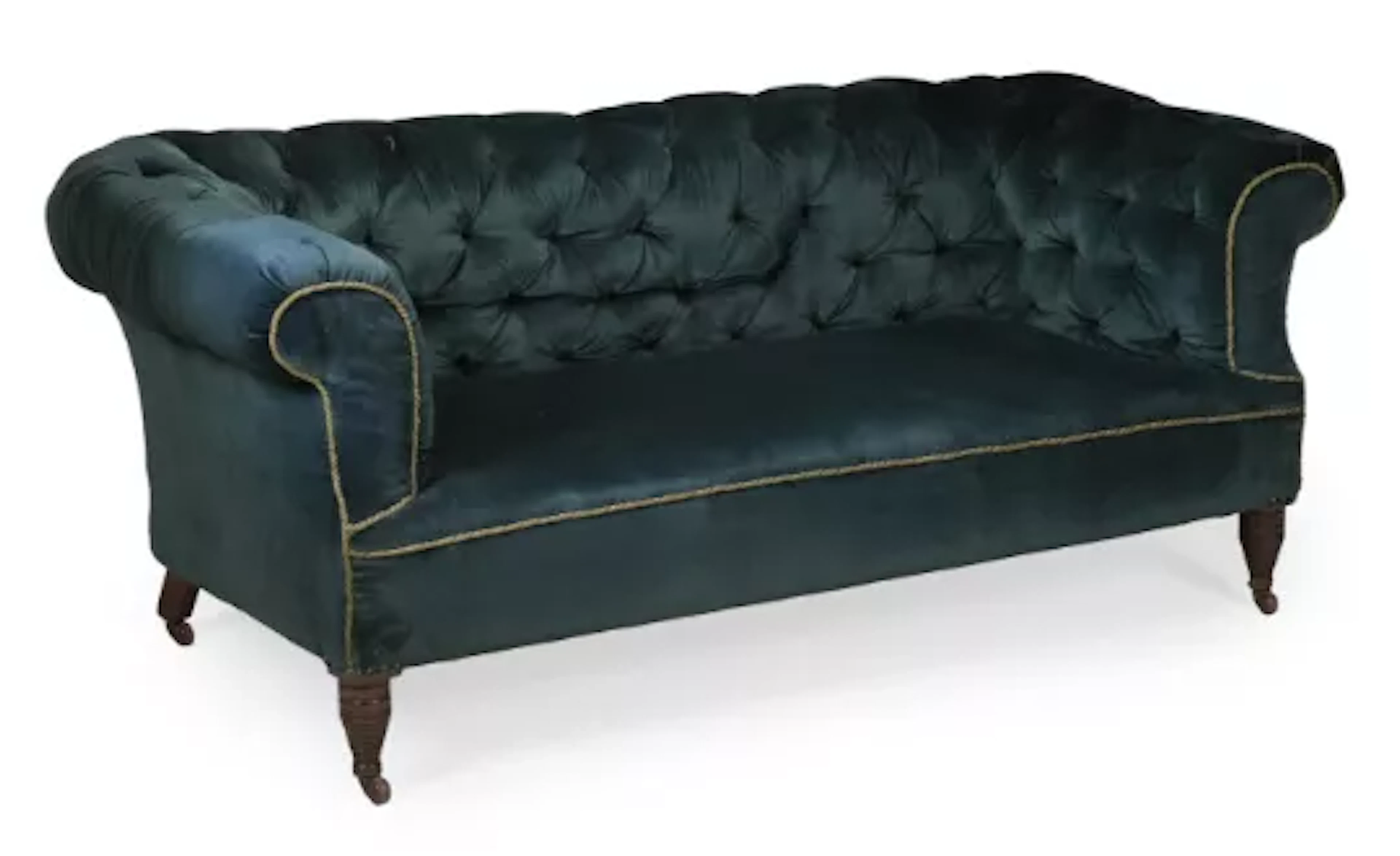 A VICTORIAN TWO SEAT CHESTERFIELD SETTEE, CIRCA 1880