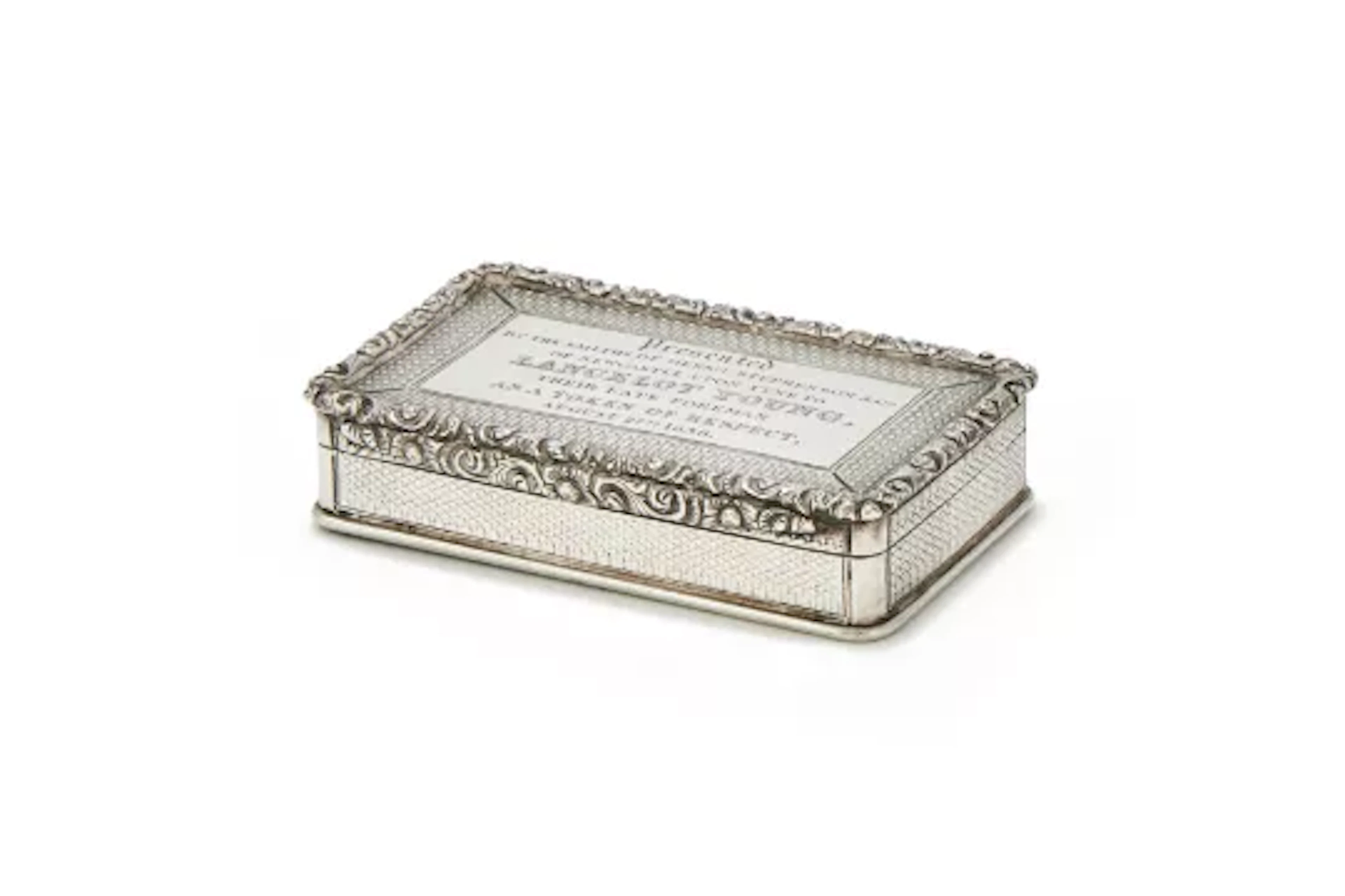 A WILLIAM IV SILVER SNUFF BOX, EDWARD SMITH, BIRMINGHAM 1835