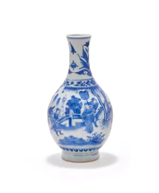 A Chinese blue and white bottle vase, Chongzhen (1628-1644)