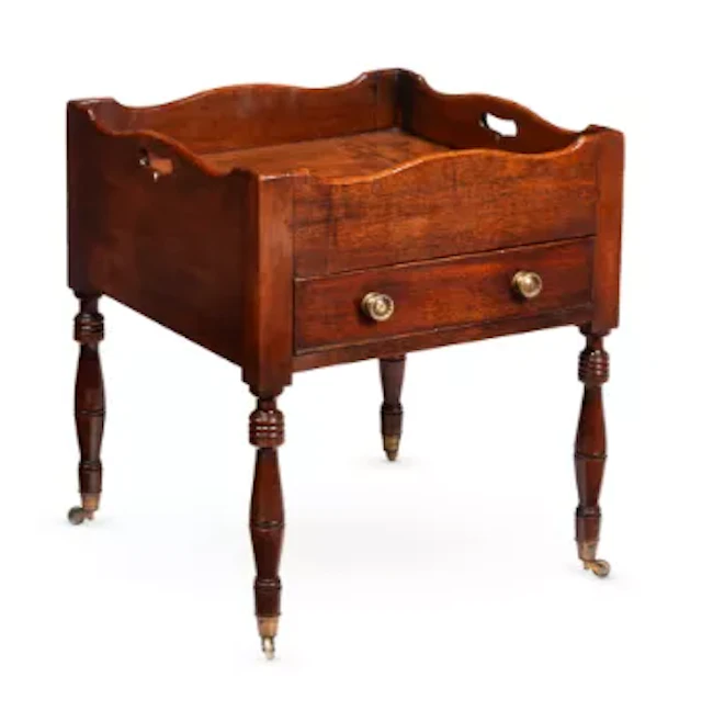 AN UNUSUAL GEORGE III MAHOGANY TRAY TOP TABLE, CIRCA 1800