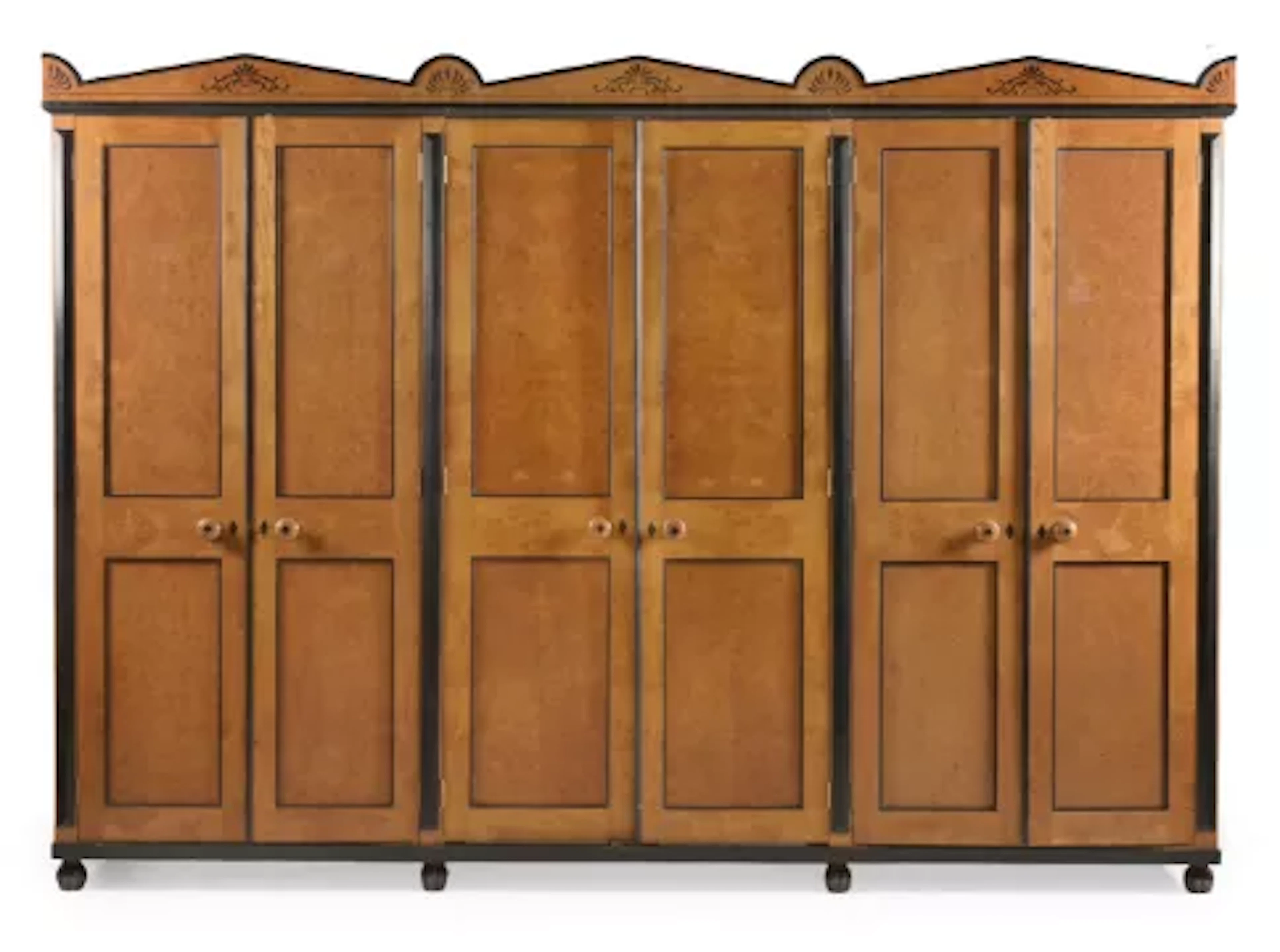 Y A SIX-CUPBOARD EBONY STRUNG AND PAINTED BURR OAK FITTED WARDROBE