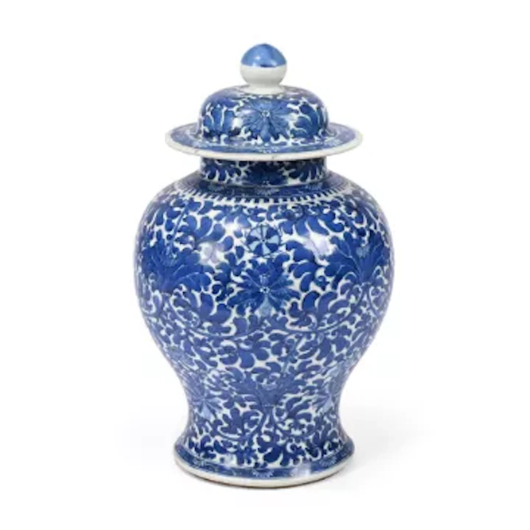 A Chinese blue and white vase and cover, Late Qing dynasty