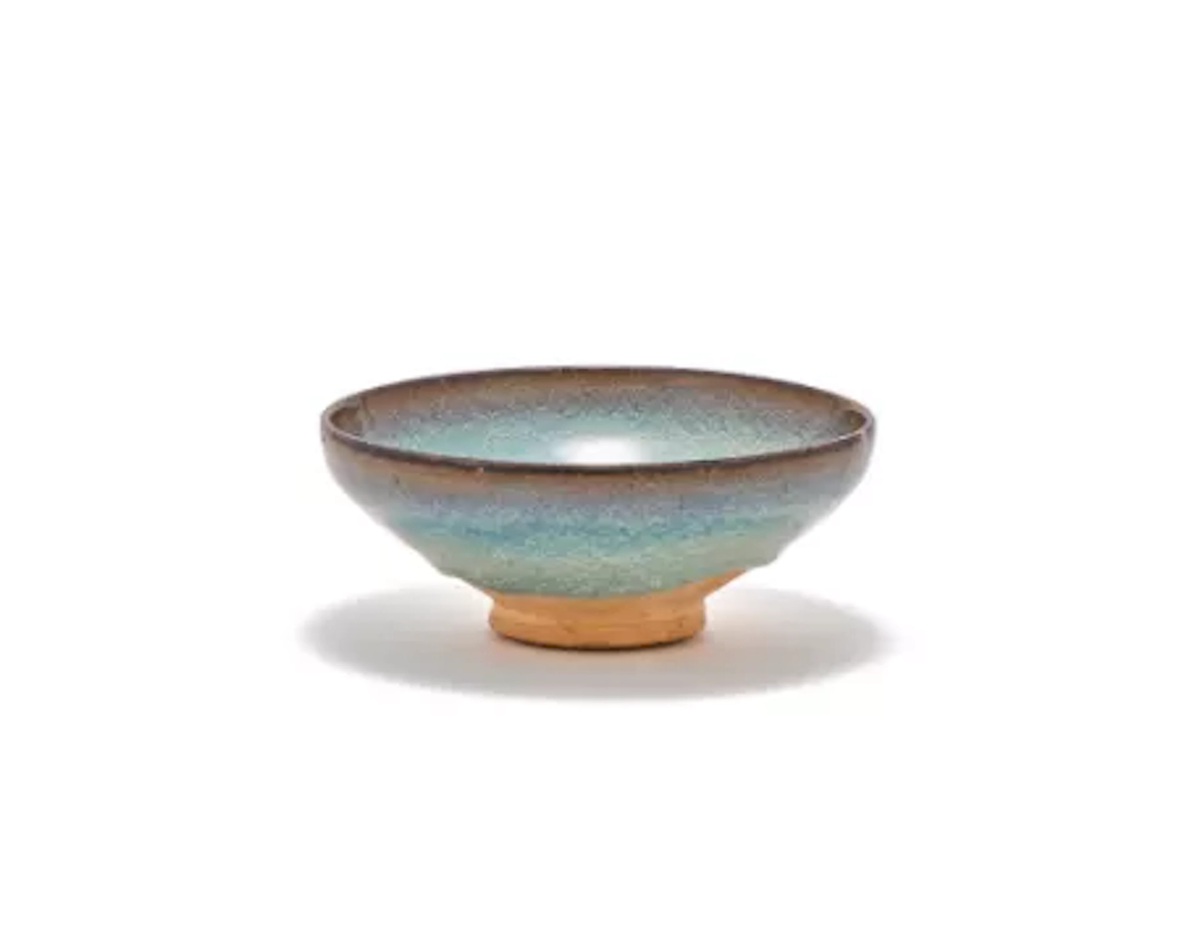 A Chinese Jun-glazed bowl, Yuan Dynasty (1271-1368)