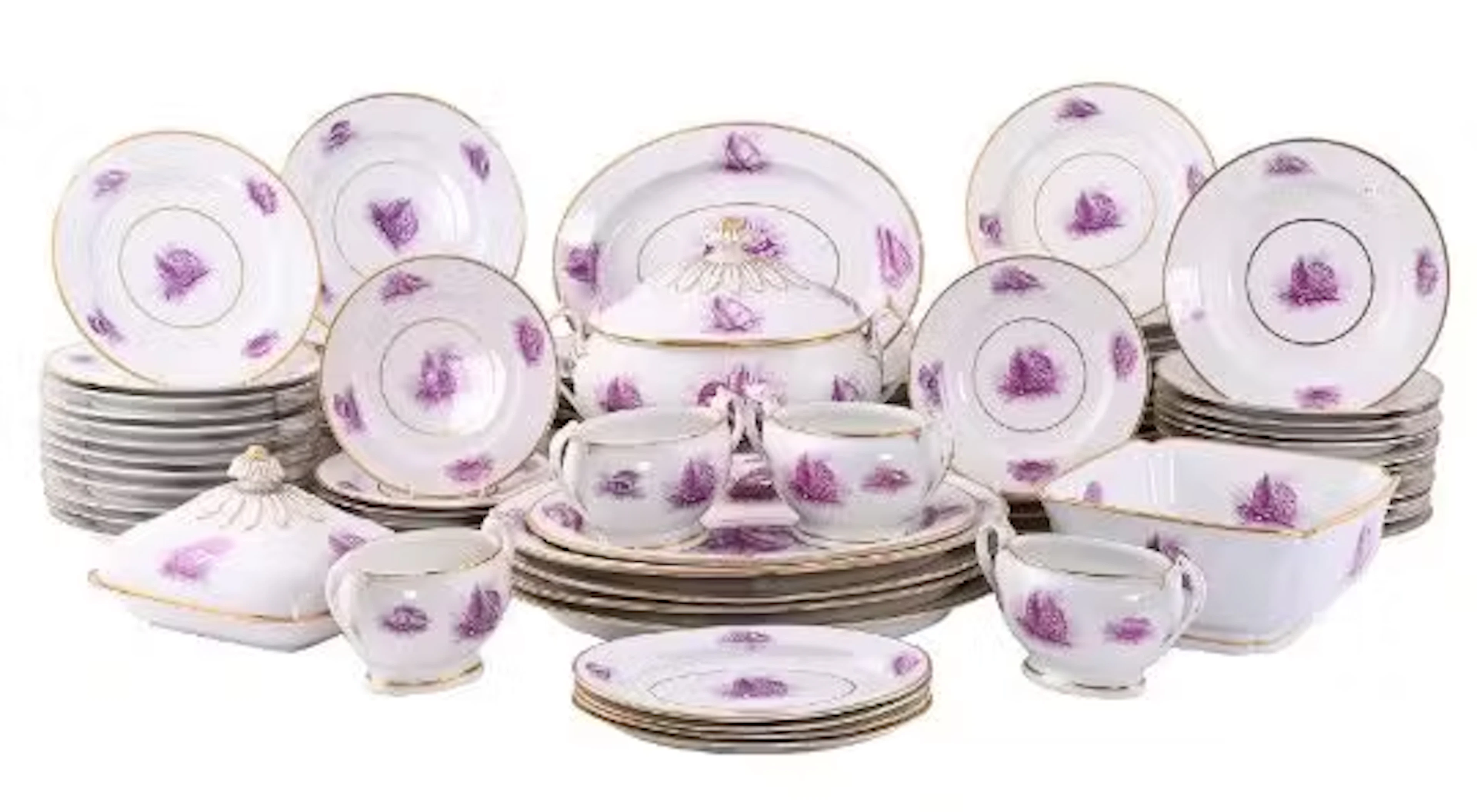 A WORCESTER (BARR, FLIGHT & BARR) PUCE BAT-PRINTED PART DINNER SERVICE