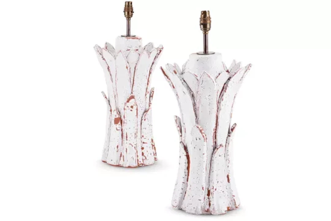 A PAIR OF ARTICHOKE LEAF POTTERY TABLE LAMPS, MODERN
