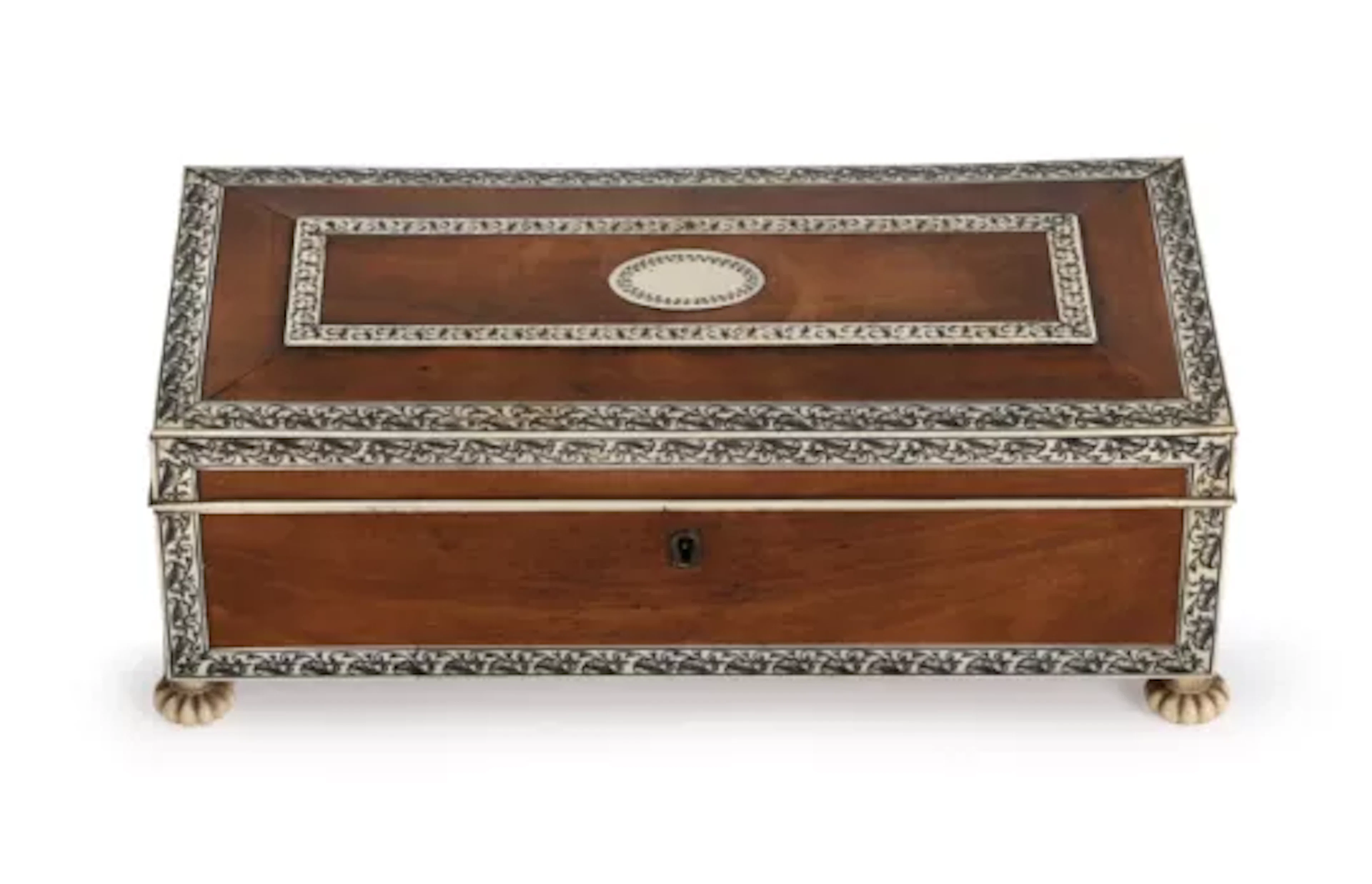 Y AN INDIAN IVORY INLAID SANDALWOOD GLOVE BOX, PERHAPS VIZAGAPATAM