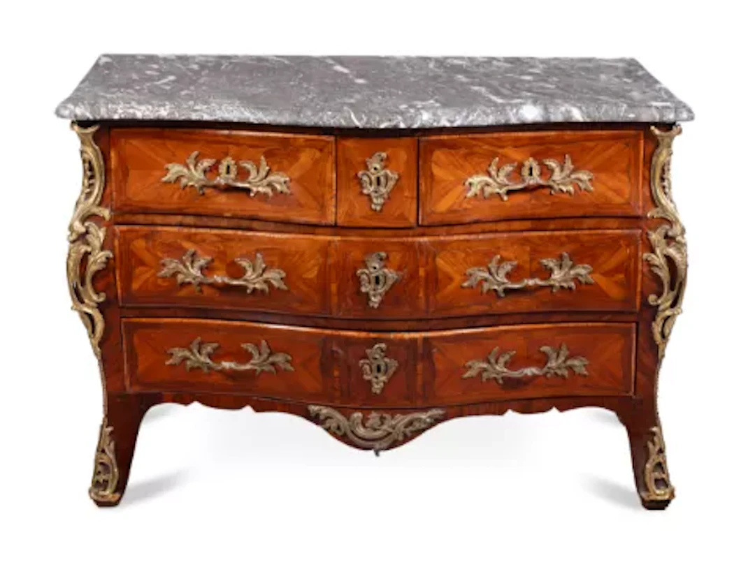 Y A LOUIS XV MARBLE TOPPED KINGWOOD, TULIPWOOD, GILT-METAL MOUNTED