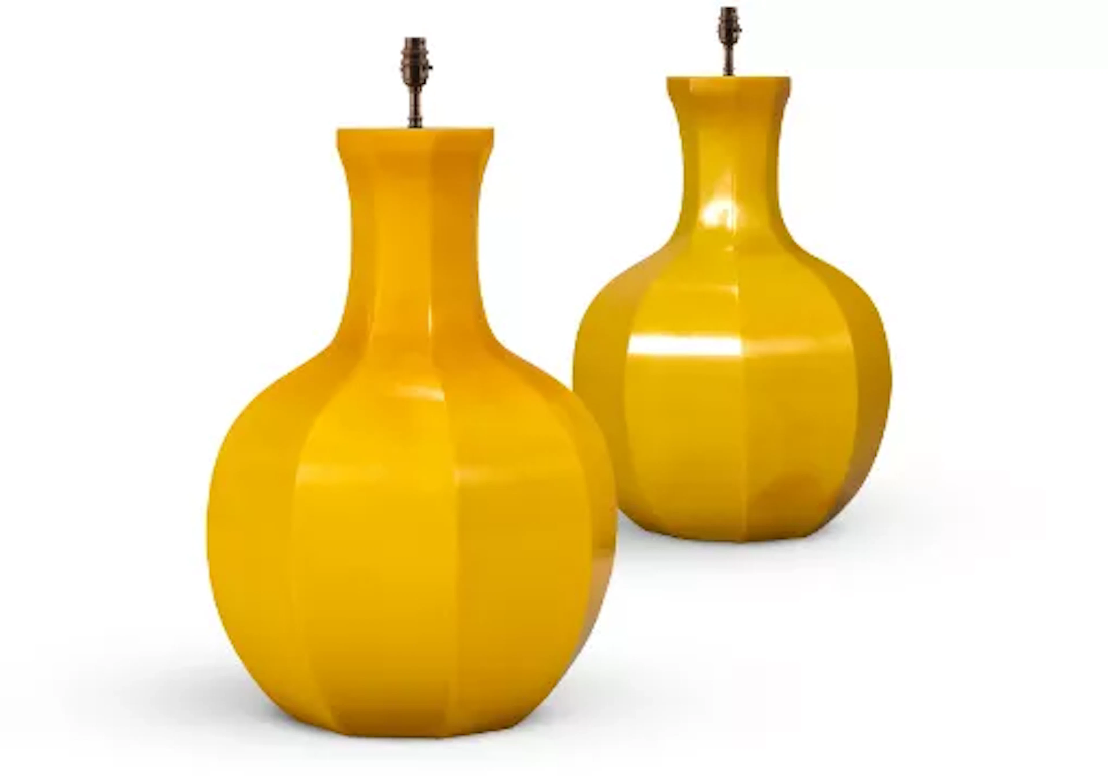 A PAIR OF CHINESE IMPERIAL YELLOW FACETED PEKING GLASS VASES, 19TH