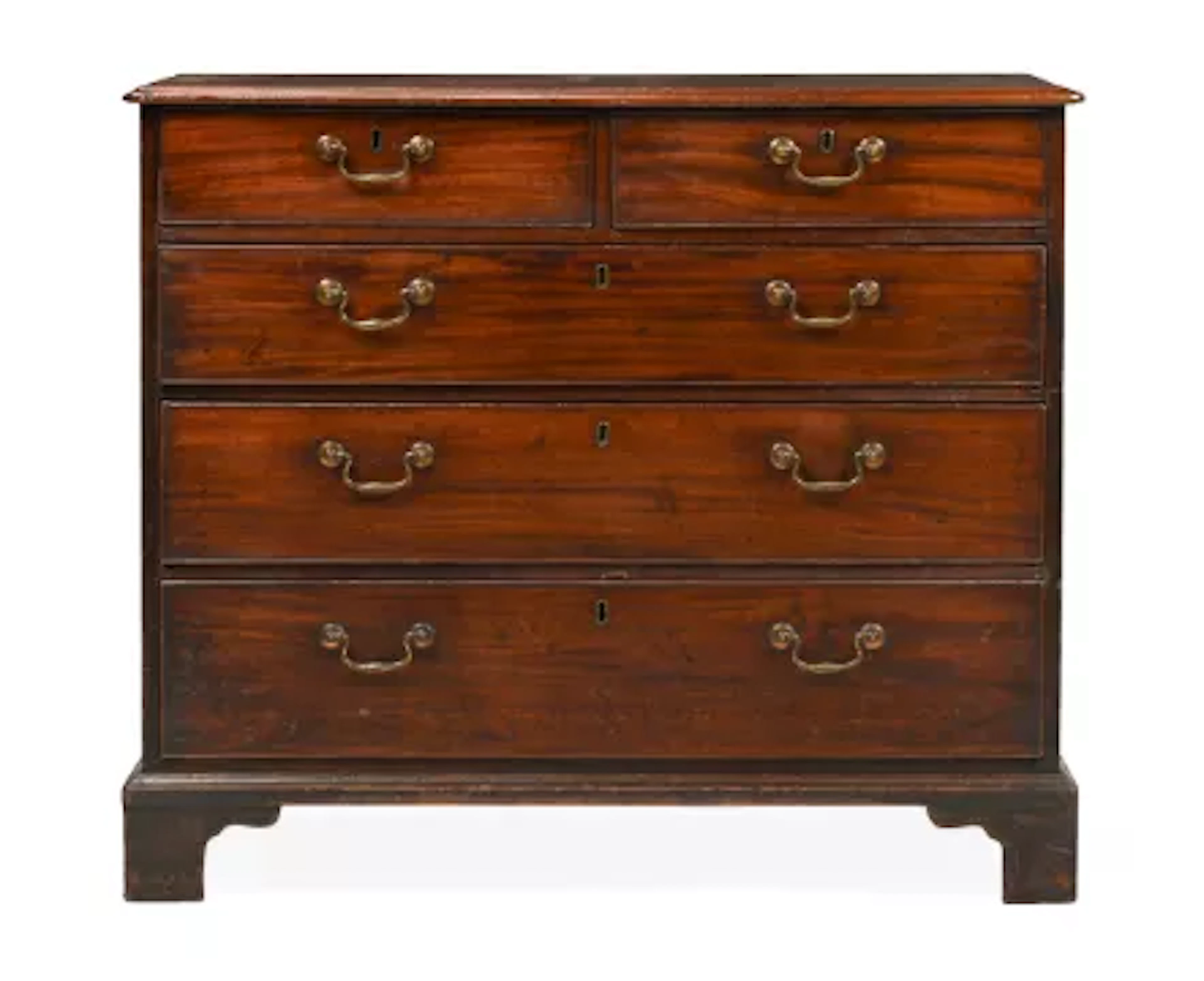 A GEORGE III MAHOGANY CHEST OF DRAWERS, CIRCA 1780