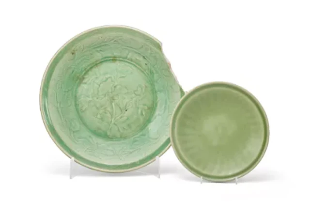 A large Chinese Longquan charger, Ming Dynasty, 15th century