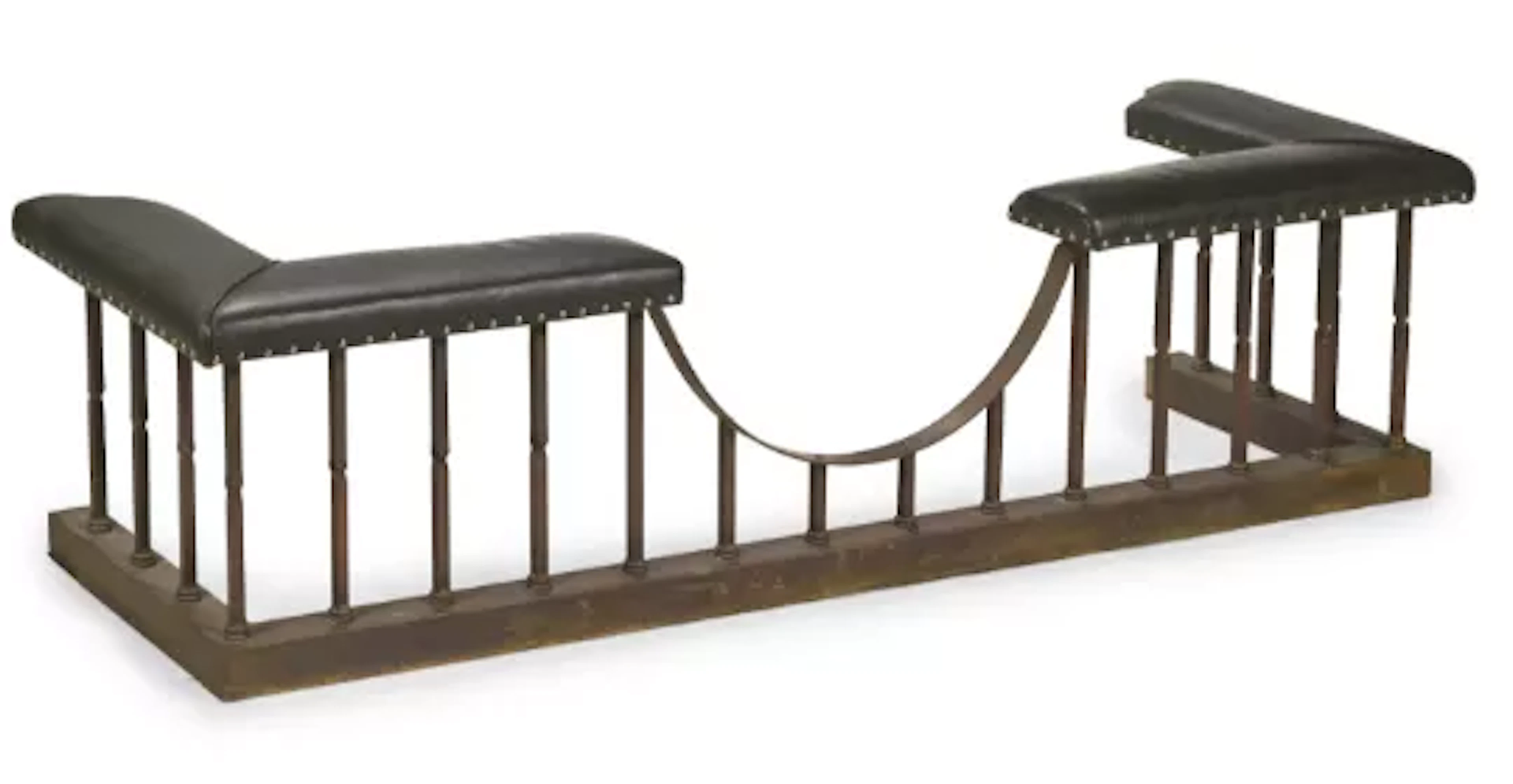 A POLISHED BRASS AND GREEN LEATHER UPHOLSTERED CLUB FENDER, 20TH CENTURY