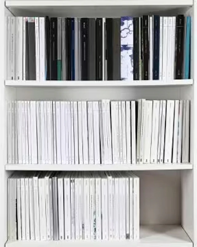 Ɵ A collection of approximately one hundred and eighteen Bonhams auction