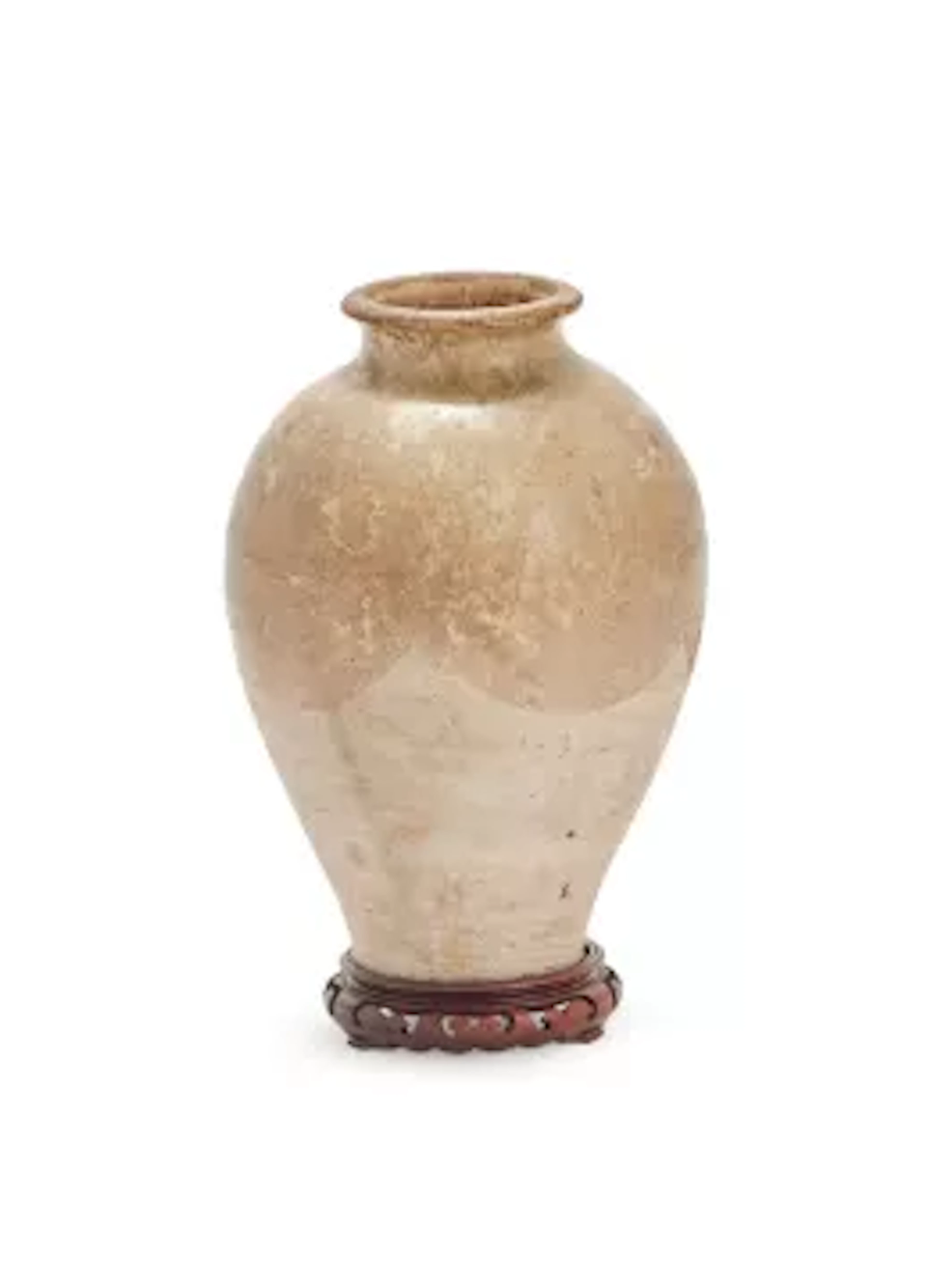 A Chinese straw glazed pottery jar, Tang Dynasty (618-907)