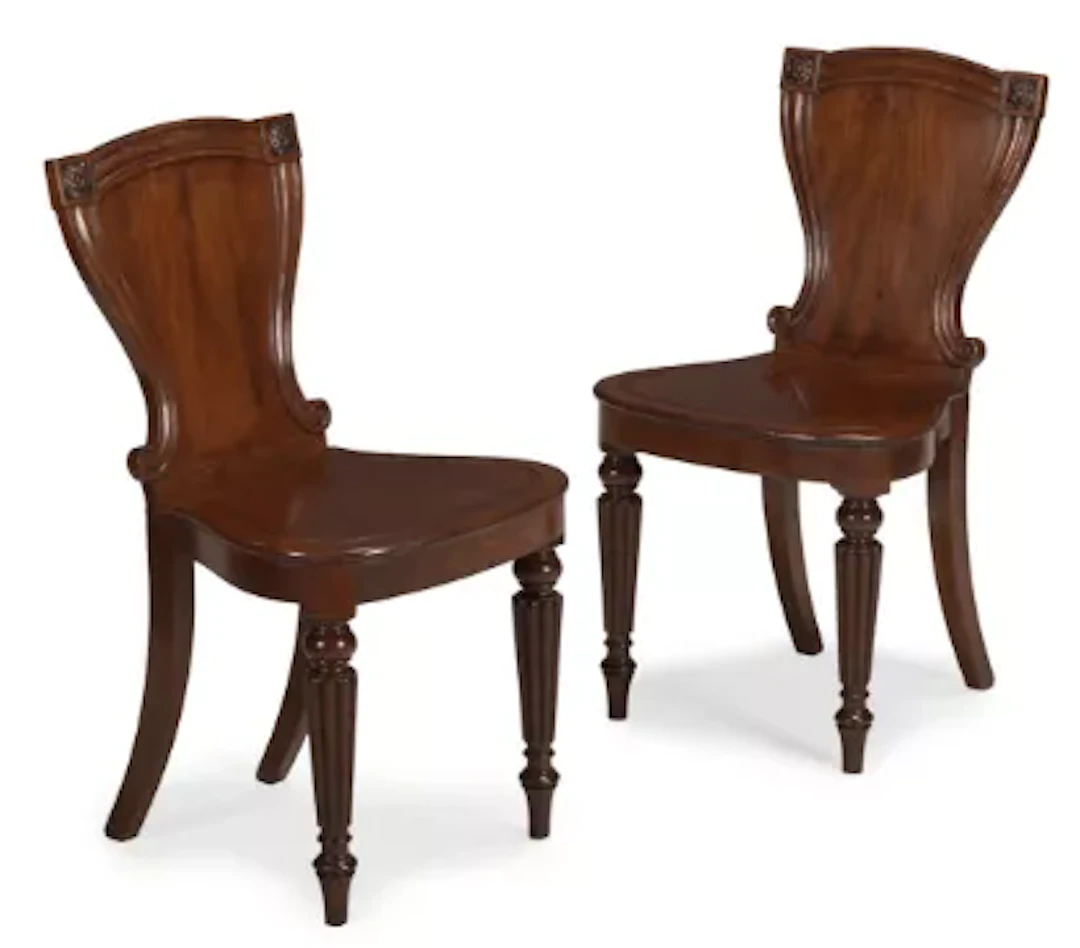 A PAIR OF REGENCY MAHOGANY HALL CHAIRS, ATTRIBUTED TO GILLOWS, CIRCA 1815