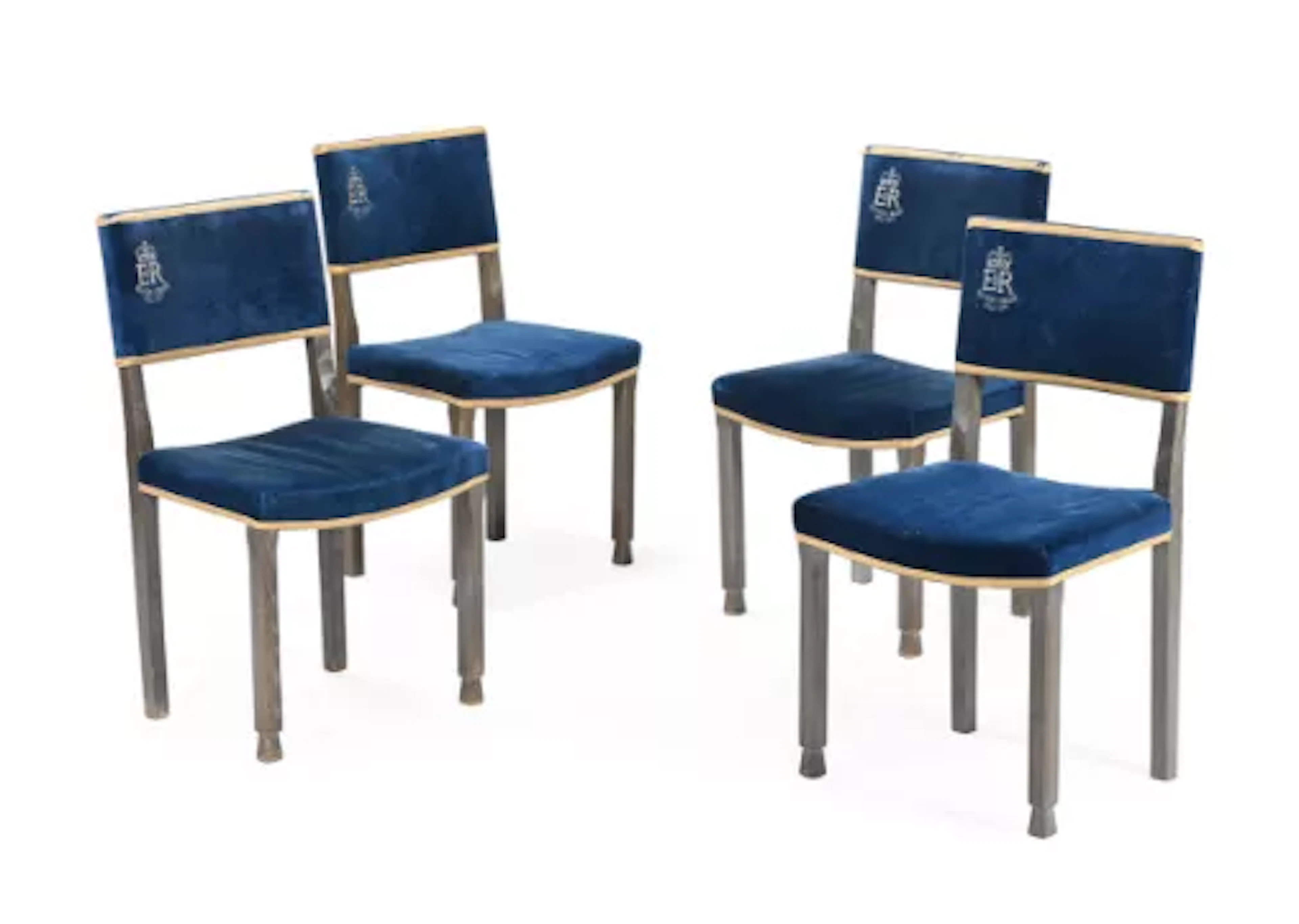 A SET OF FOUR SILVER JUBILEE COMMEMORATIVE CHAIRS, BY HANDS OF WYCOMBE, 1977
