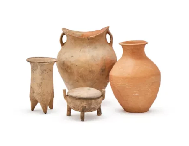 A pottery two-handled vase, presumed Qijia Culture (2200-1600 BC)