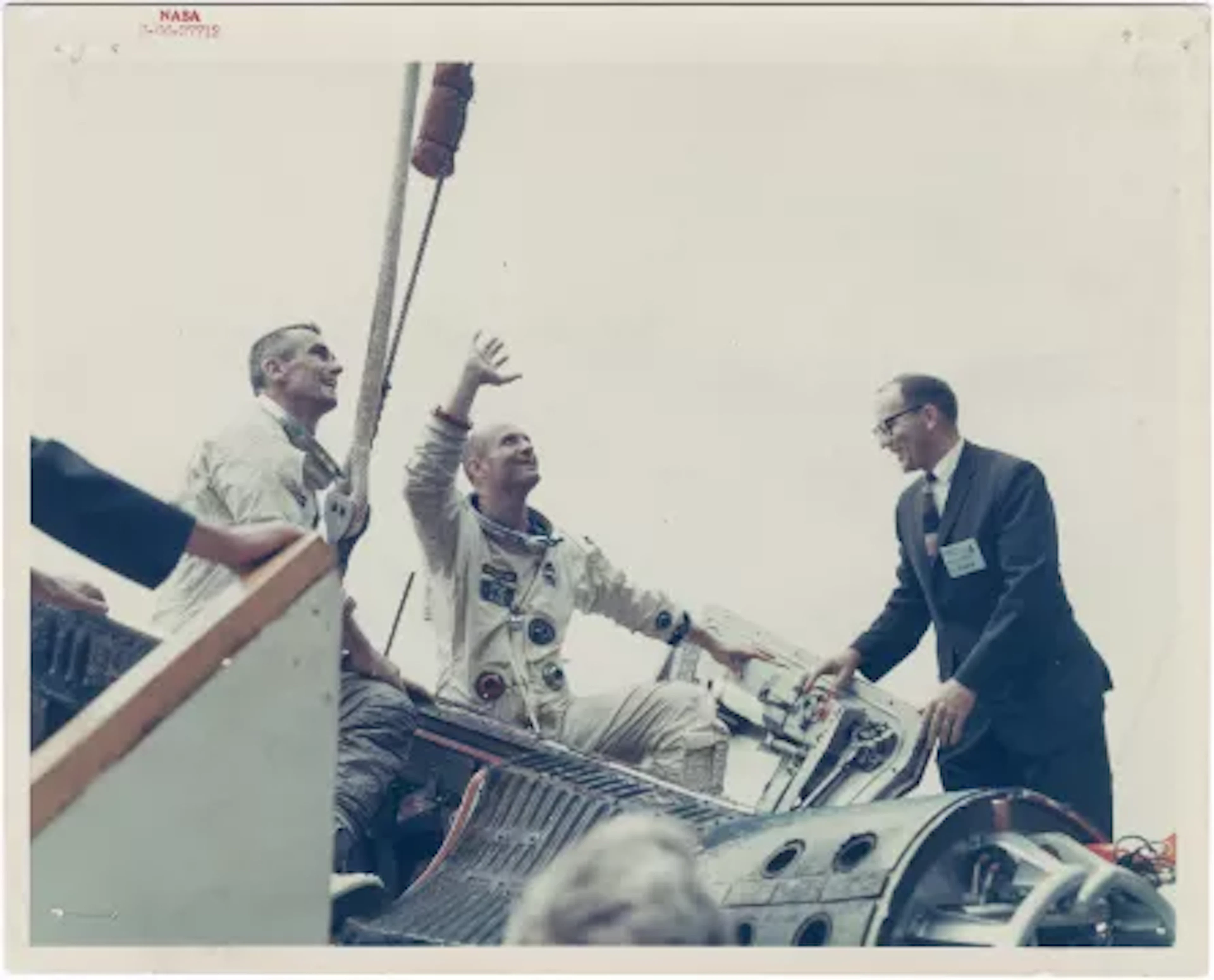 [Gemini IX-A] FROM ORBITAL ORDEAL TO SAFE HARBOUR: GENE CERNAN CONCLUDES