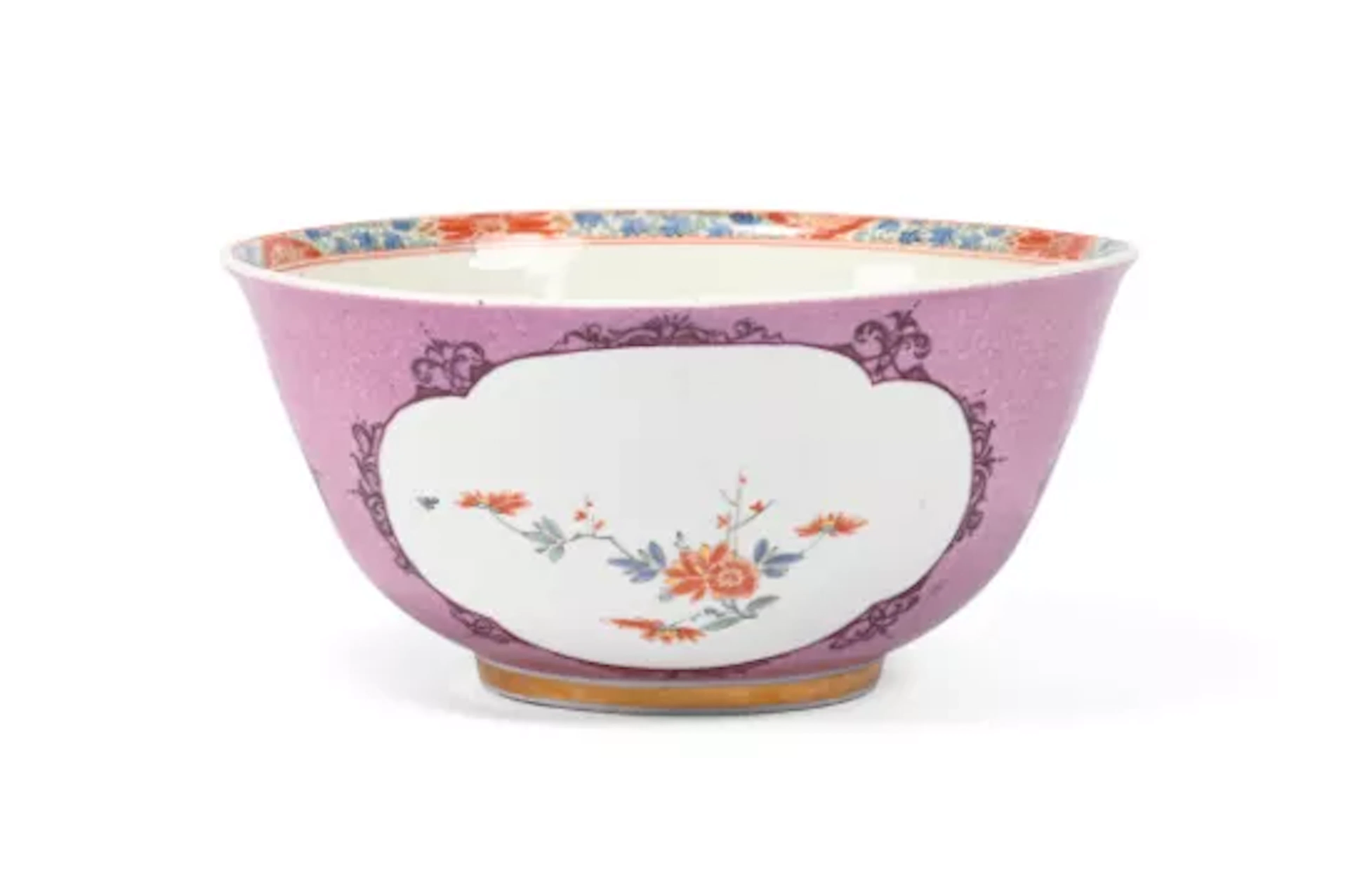 A MEISSEN BOWL, CIRCA 1730
