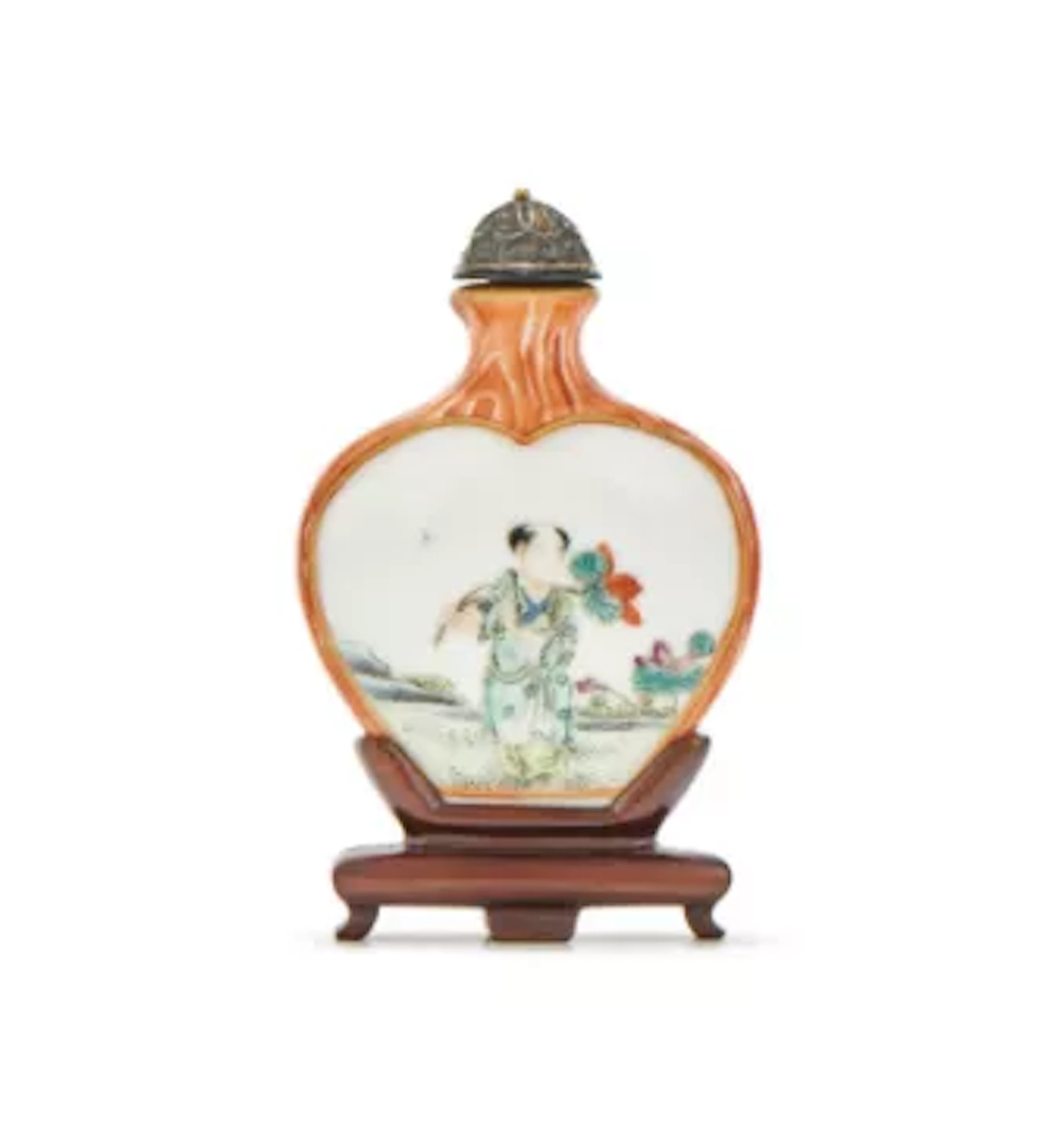 A rare Chinese famille rose porcelain snuff bottle, Republican period