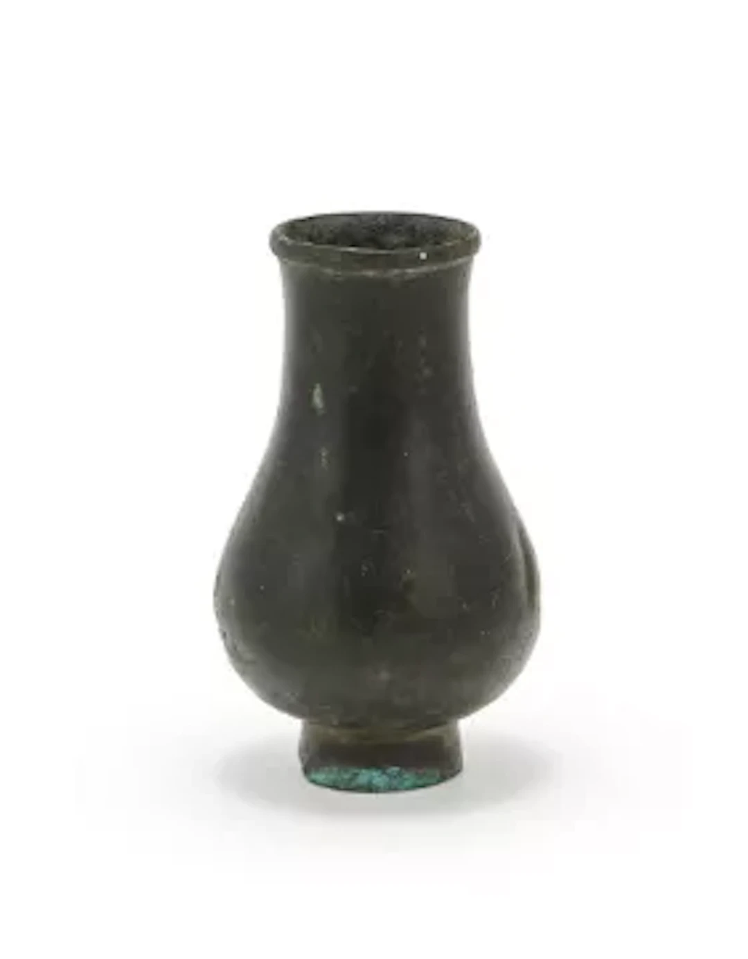 A Chinese bronze vase, zhi, Song or Ming Dynasty
