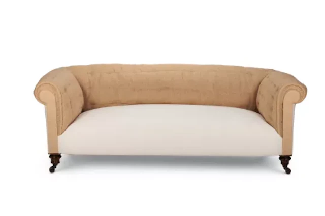 A LATE VICTORIAN CHESTERFIELD SOFA, LATE 19TH / EARLY 20TH CENTURY