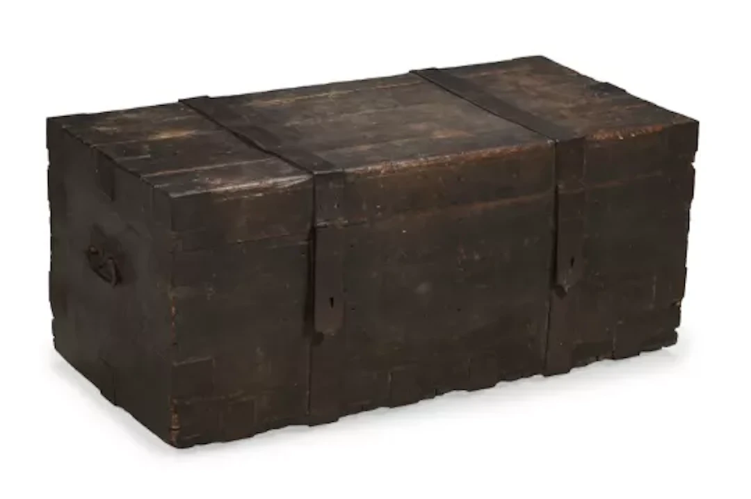 A PENINSULAR WAR CAMPAIGN TRUNK, FIRST HALF 19TH CENTURY