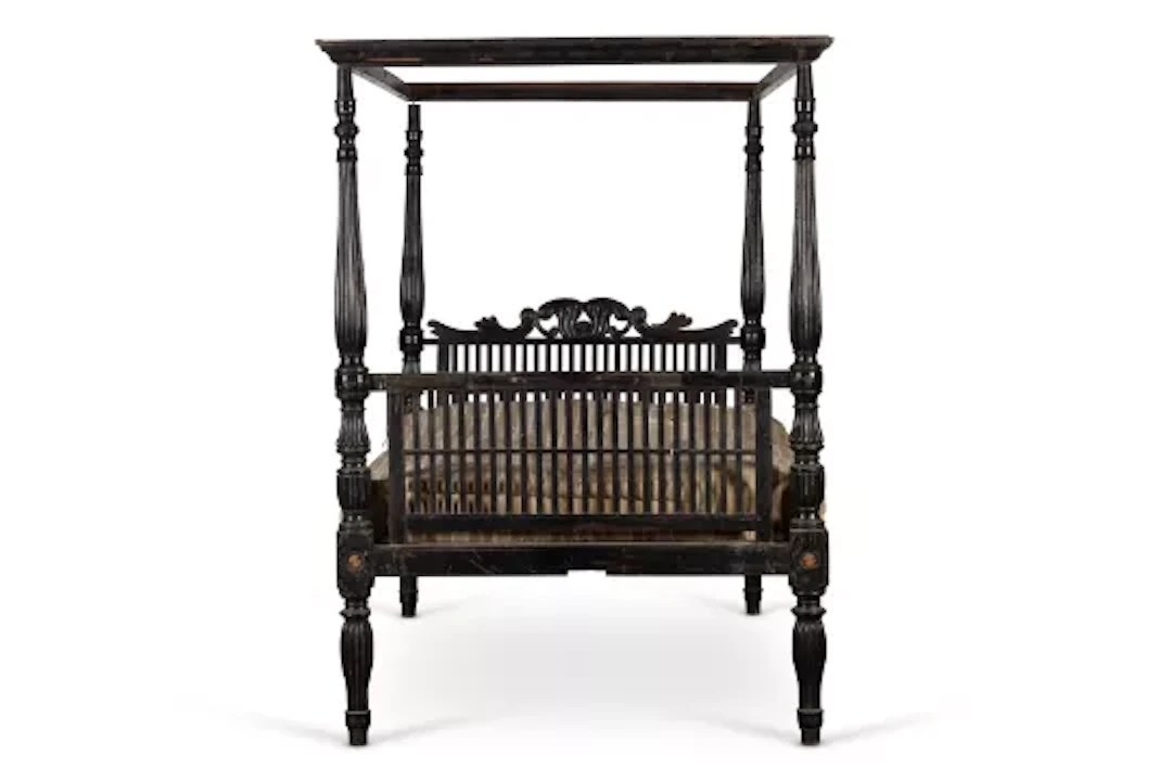 Y‡ A CEYLONESE EBONY CANOPY BED, SECOND HALF 19TH CENTURY