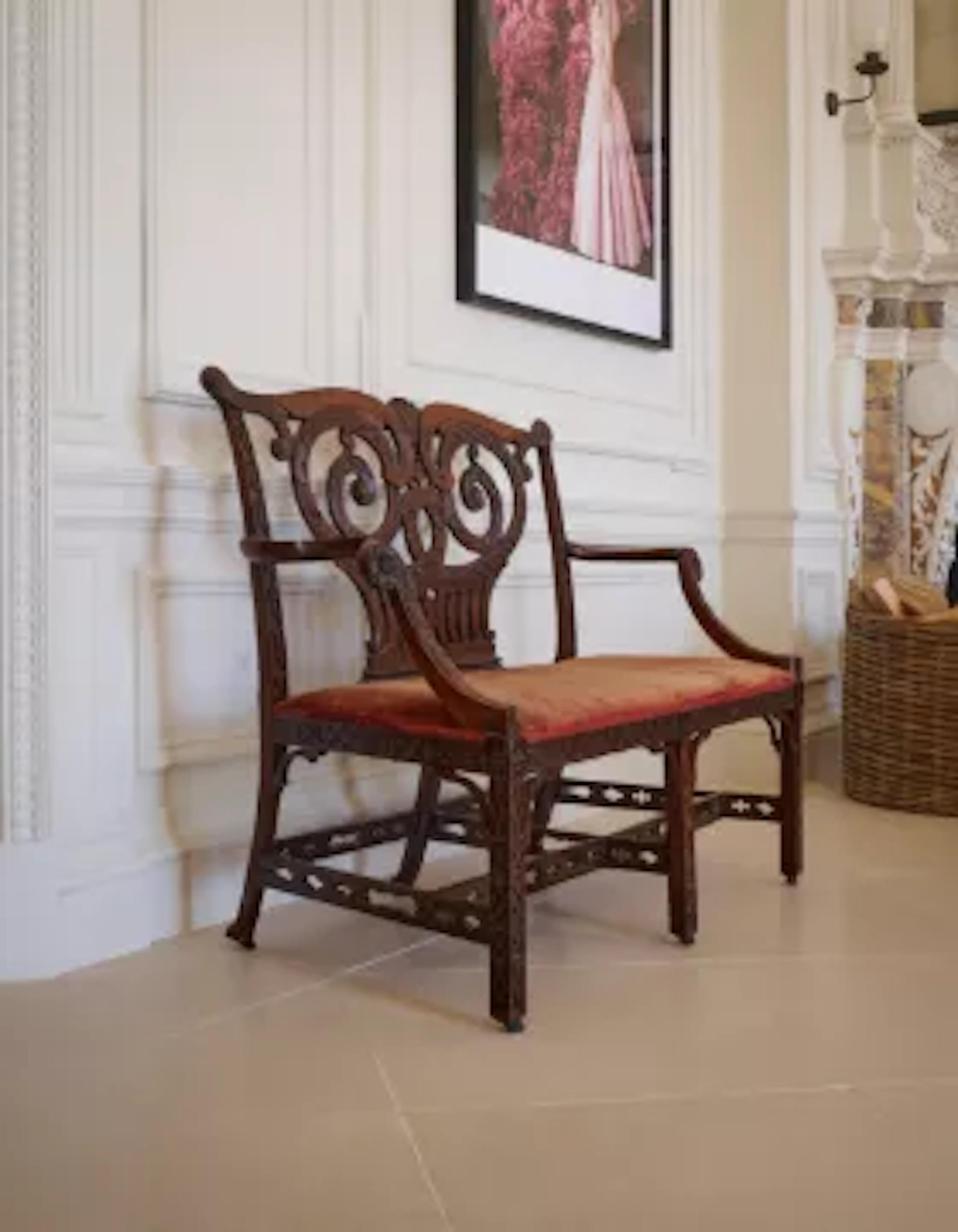A FINE GEORGE III CARVED MAHOGANY CHAIR BACK SETTEE, IN THE MANNER