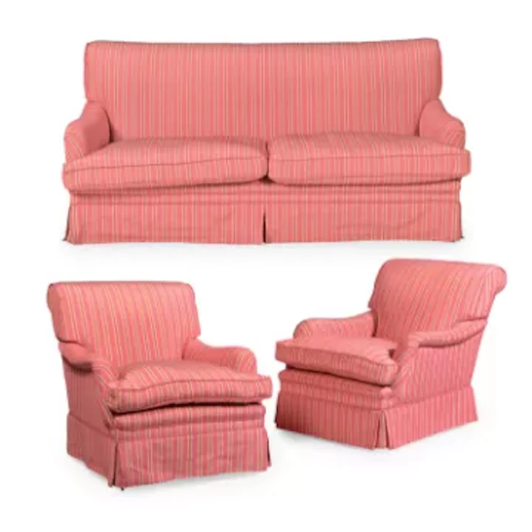 A PAIR OF UPHOLSTERED ARMCHAIRS AND MATCHING TWO SEAT SOFA, IN HOWARD