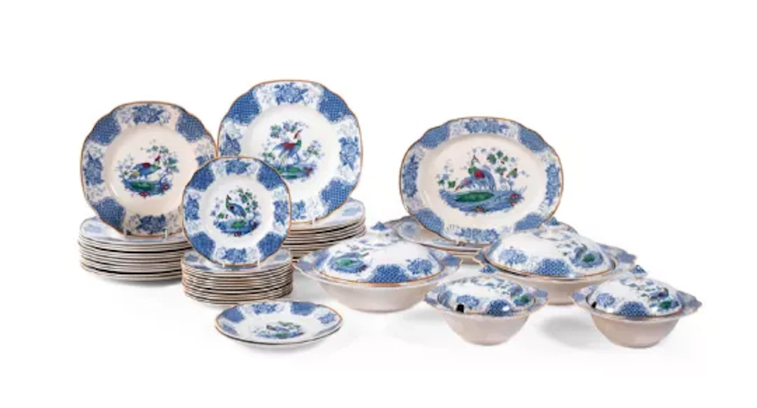 A STAFFORDSHIRE POTTERY 'CHELSEA PATTERN' PART DINNER SERVICE, LATE