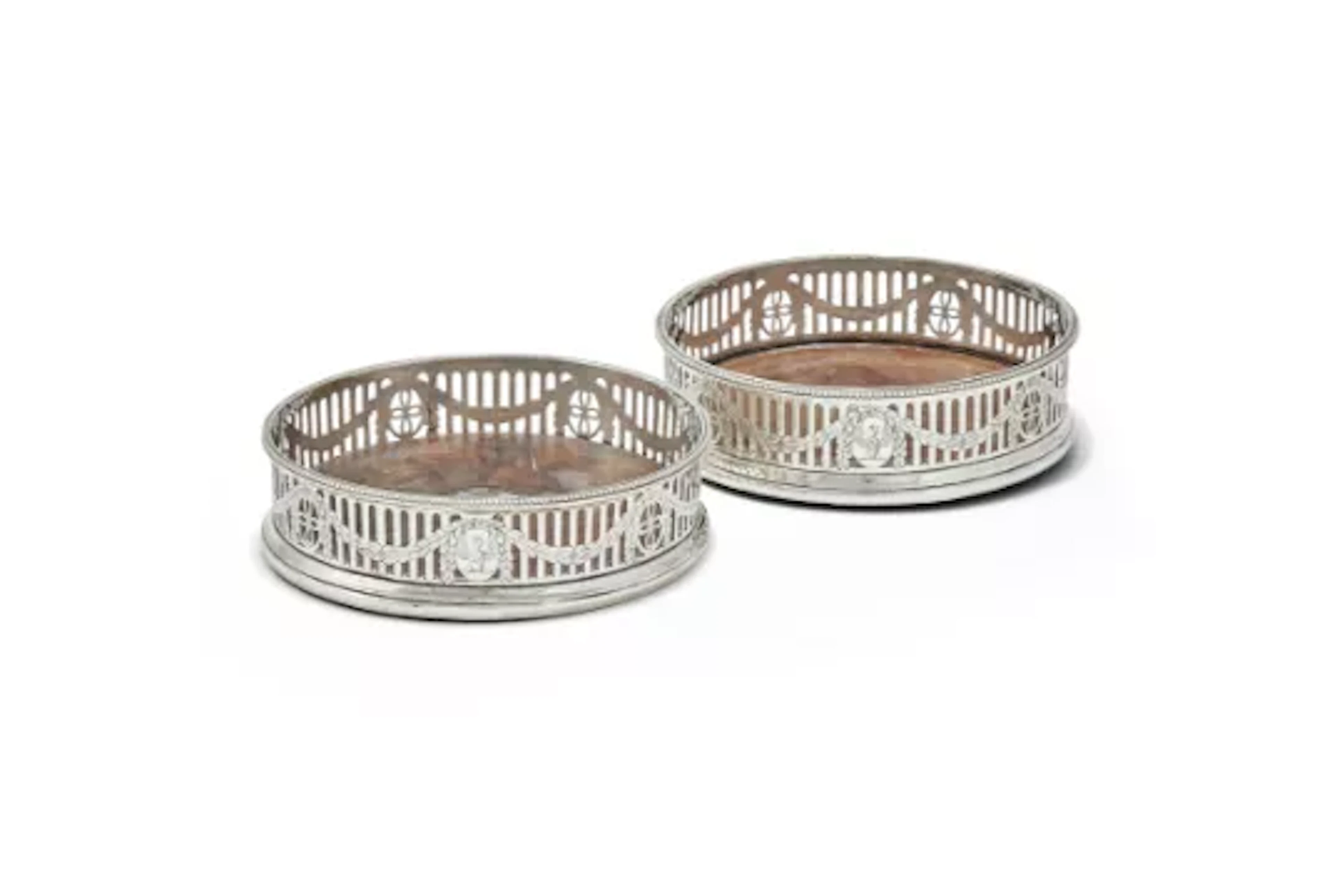 A PAIR OF GEORGE III SILVER WINE COASTERS, ROBERT HENNEL I, LONDON 1776