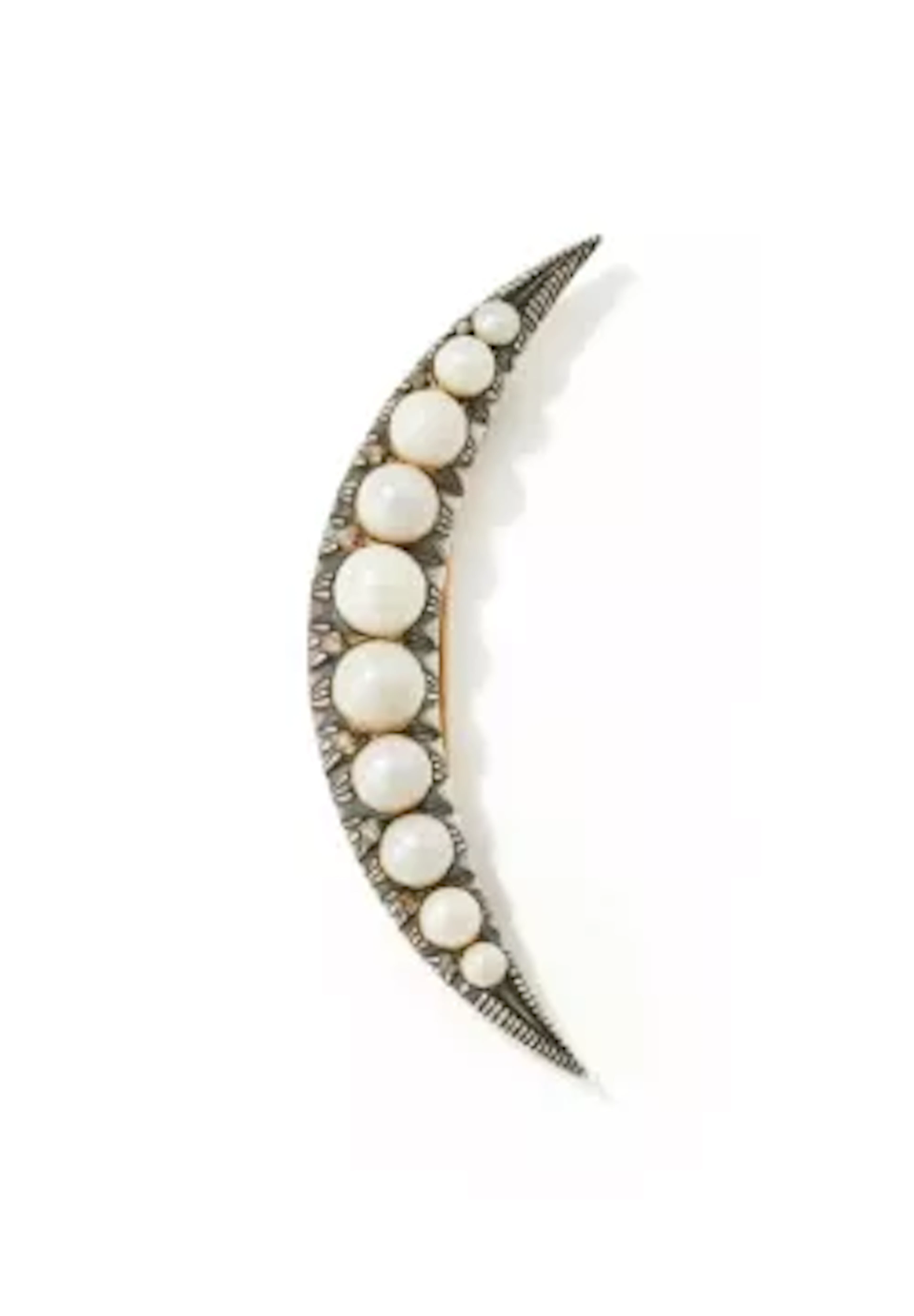 AN EARLY 20TH CENTURY FRESHWATER PEARL AND DIAMOND BROOCH, Designed