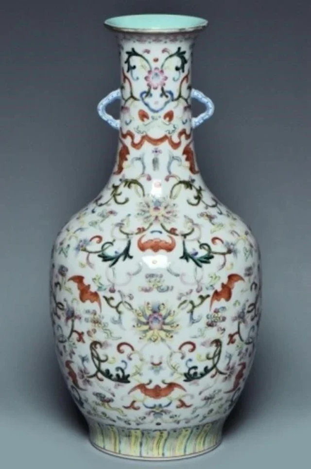 A FAMILLE ROSE VASE QIANLONG MARK AND PERIOD