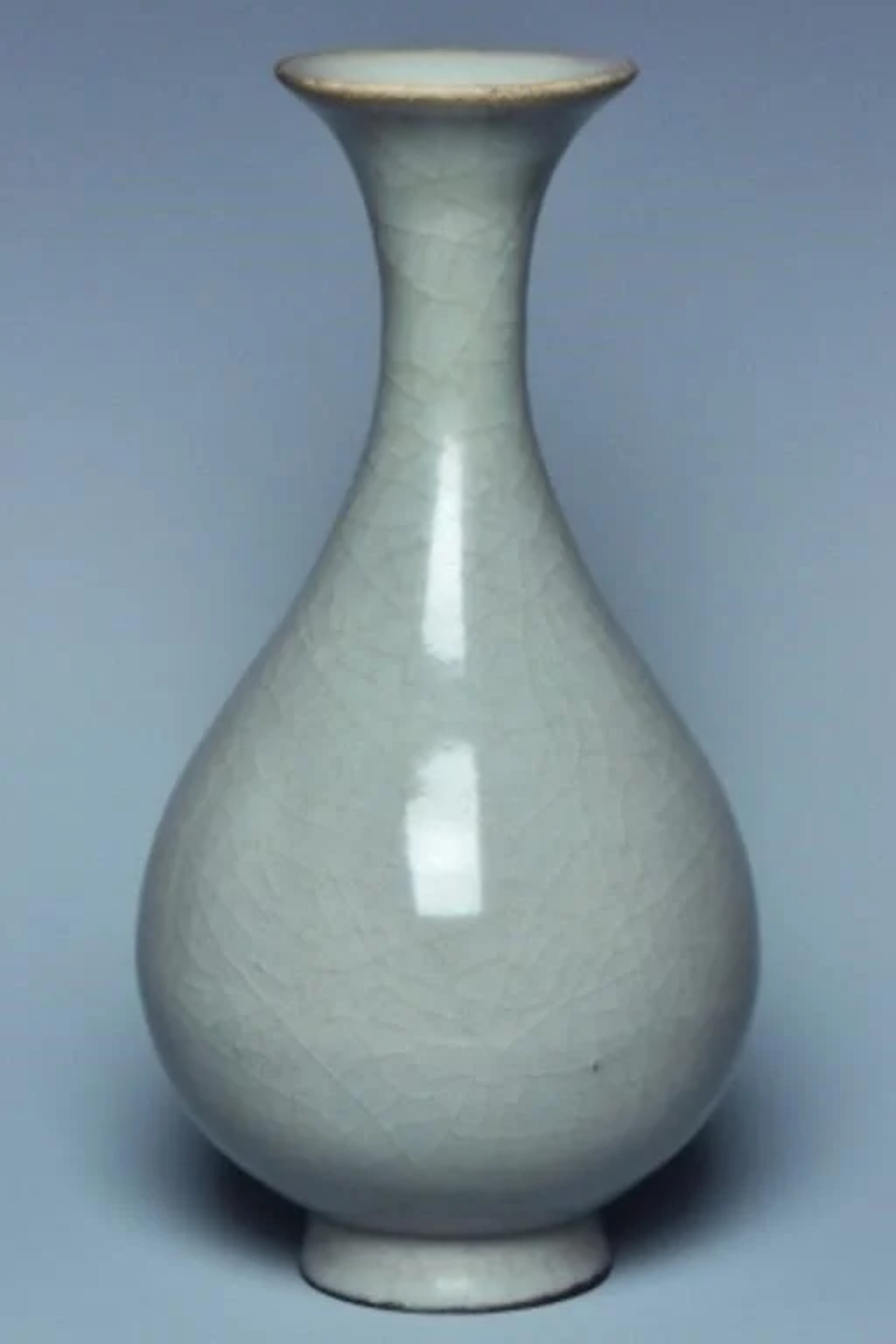 A GUANYAO YUHUCHUN VASE