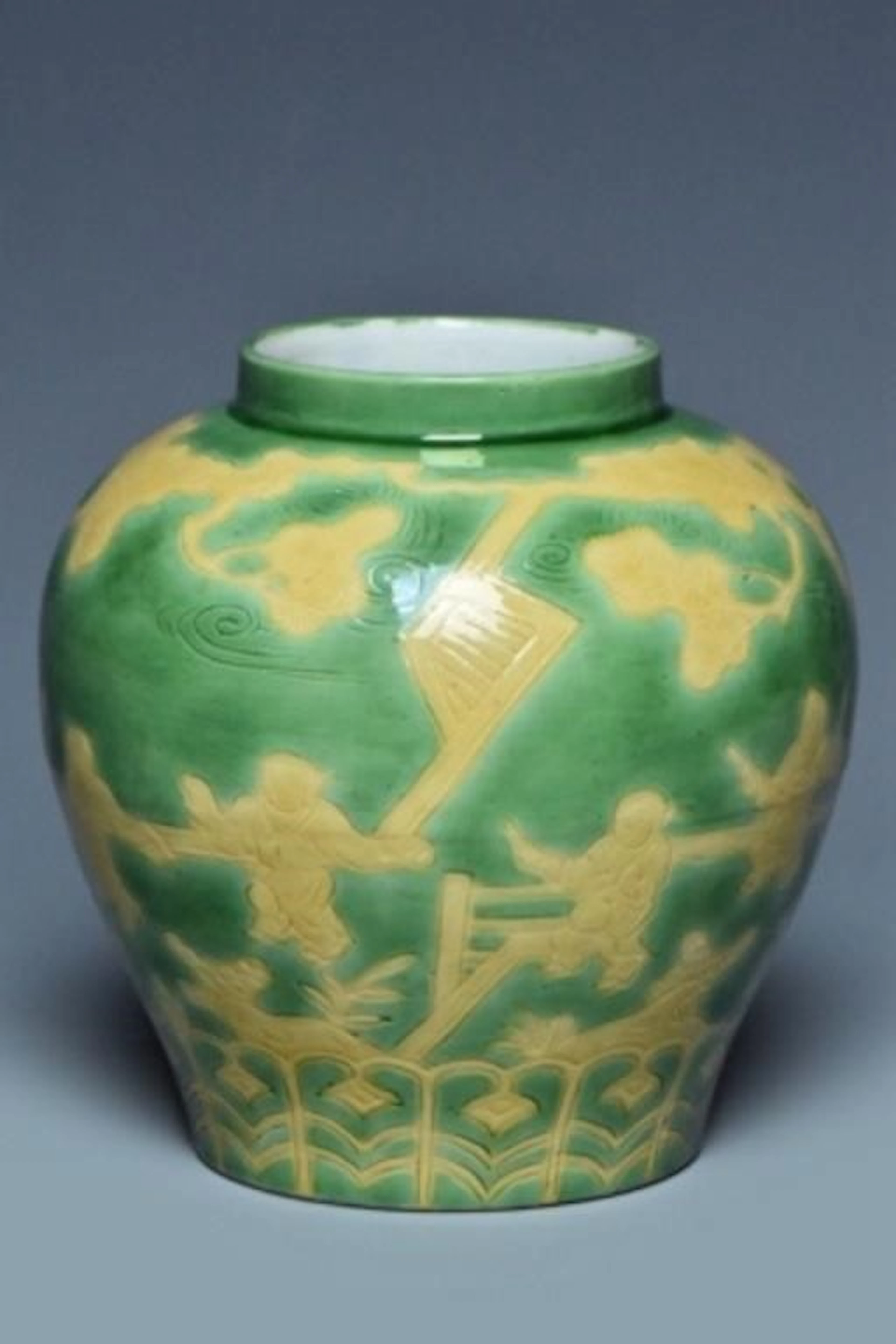 A MING DYNASTY BOYS JAR JIAJING MARK AND PERIOD