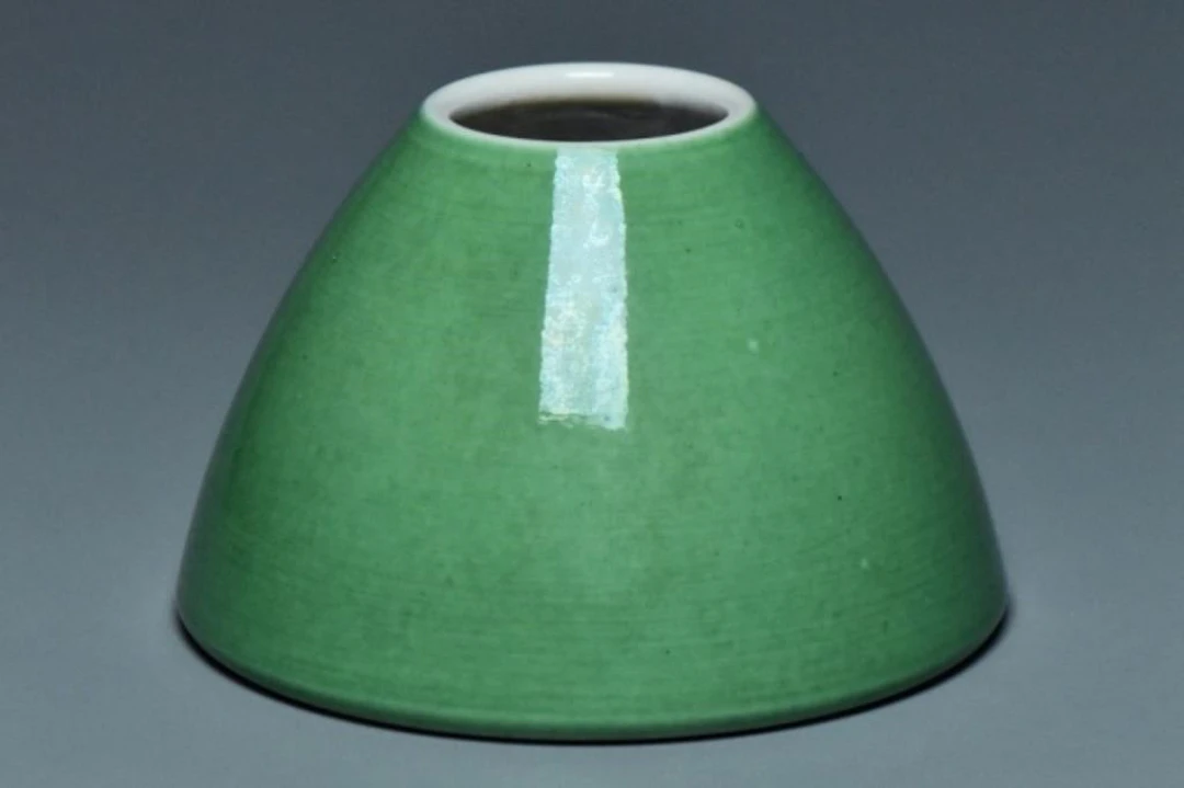 AN APPLE GREEN BRUSH WASHER QIANLONG MARK & PERIOD