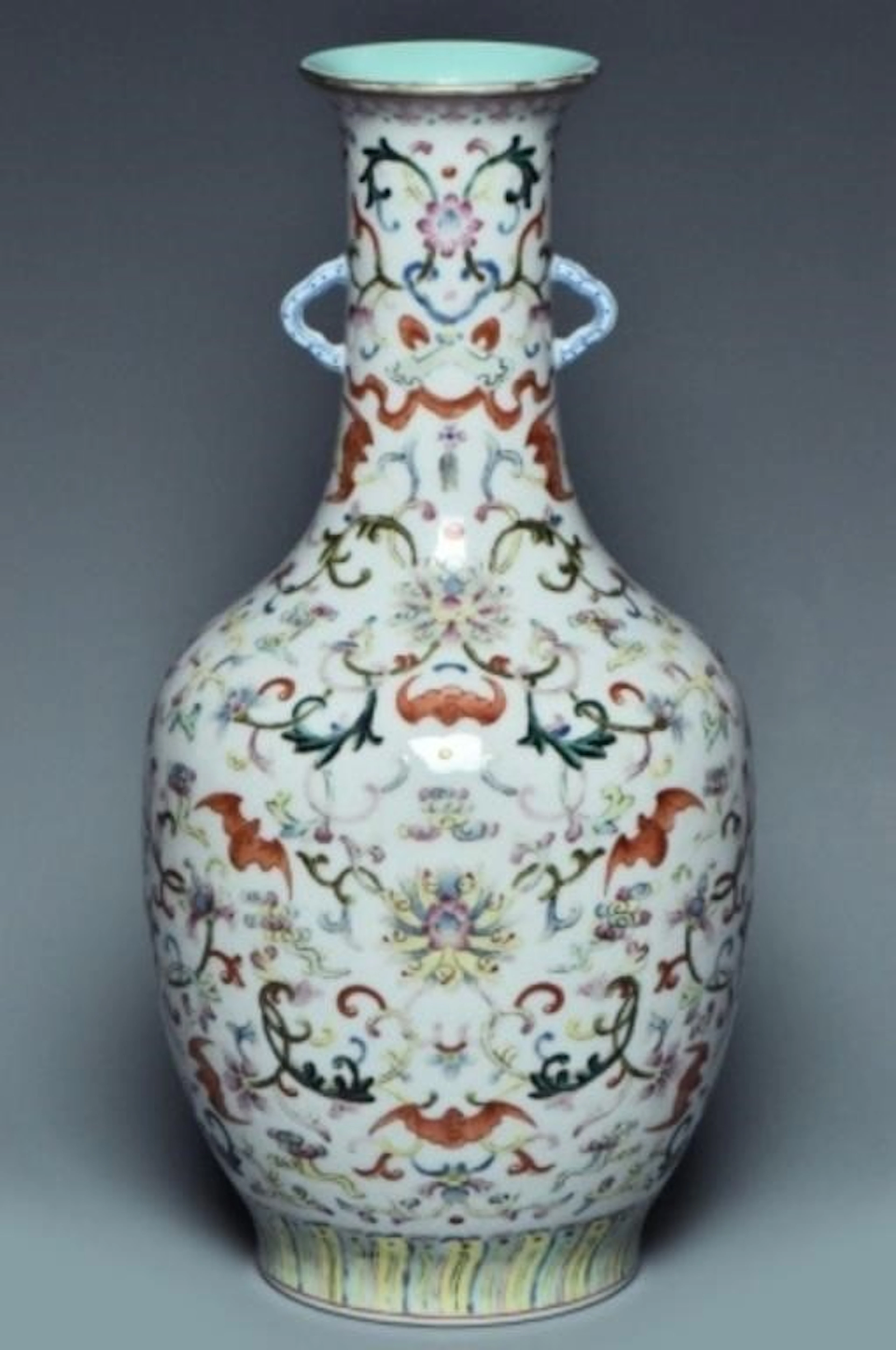 A FAMILLE ROSE VASE QIANLONG MARK AND PERIOD