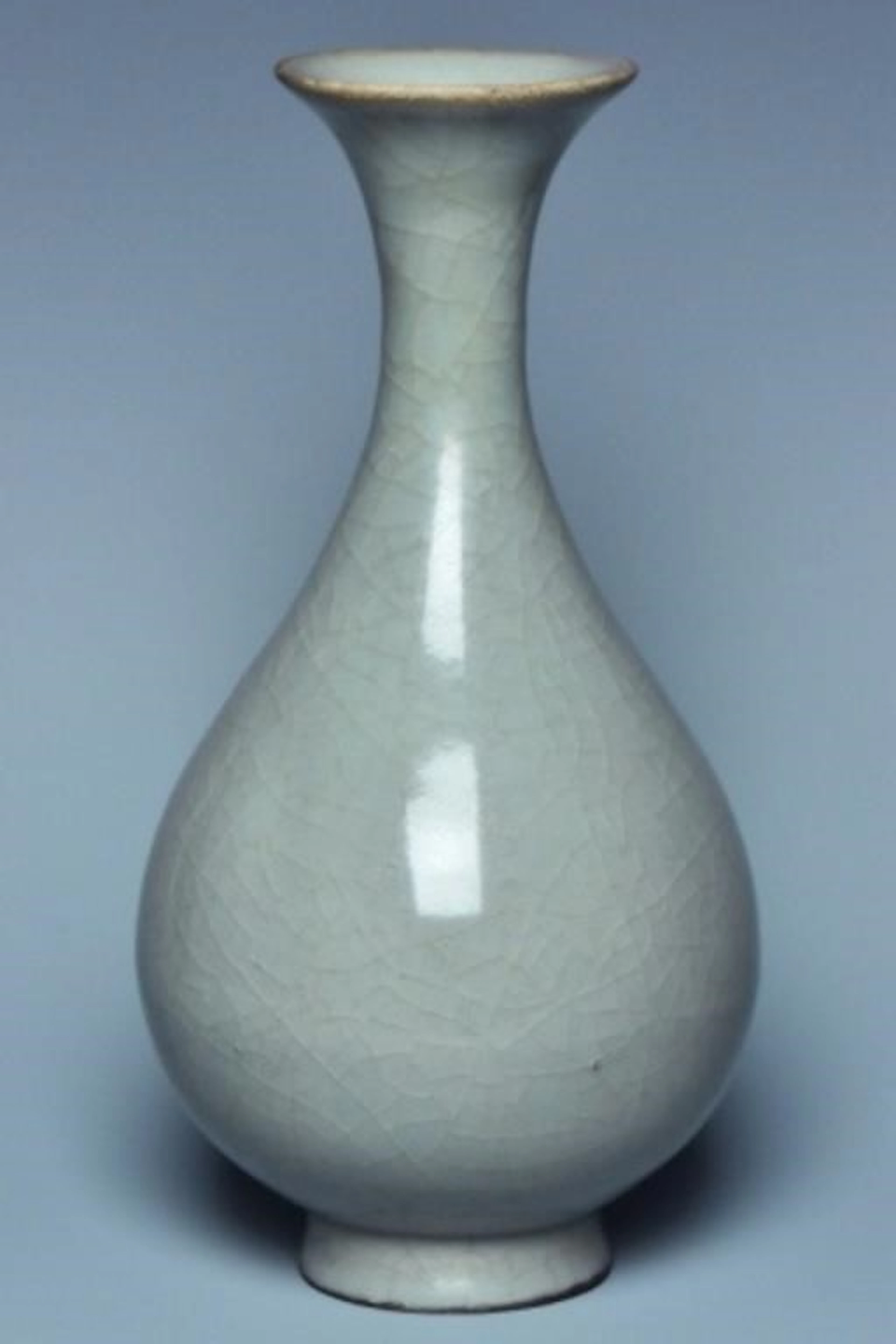 A GUANYAO YUHUCHUN VASE