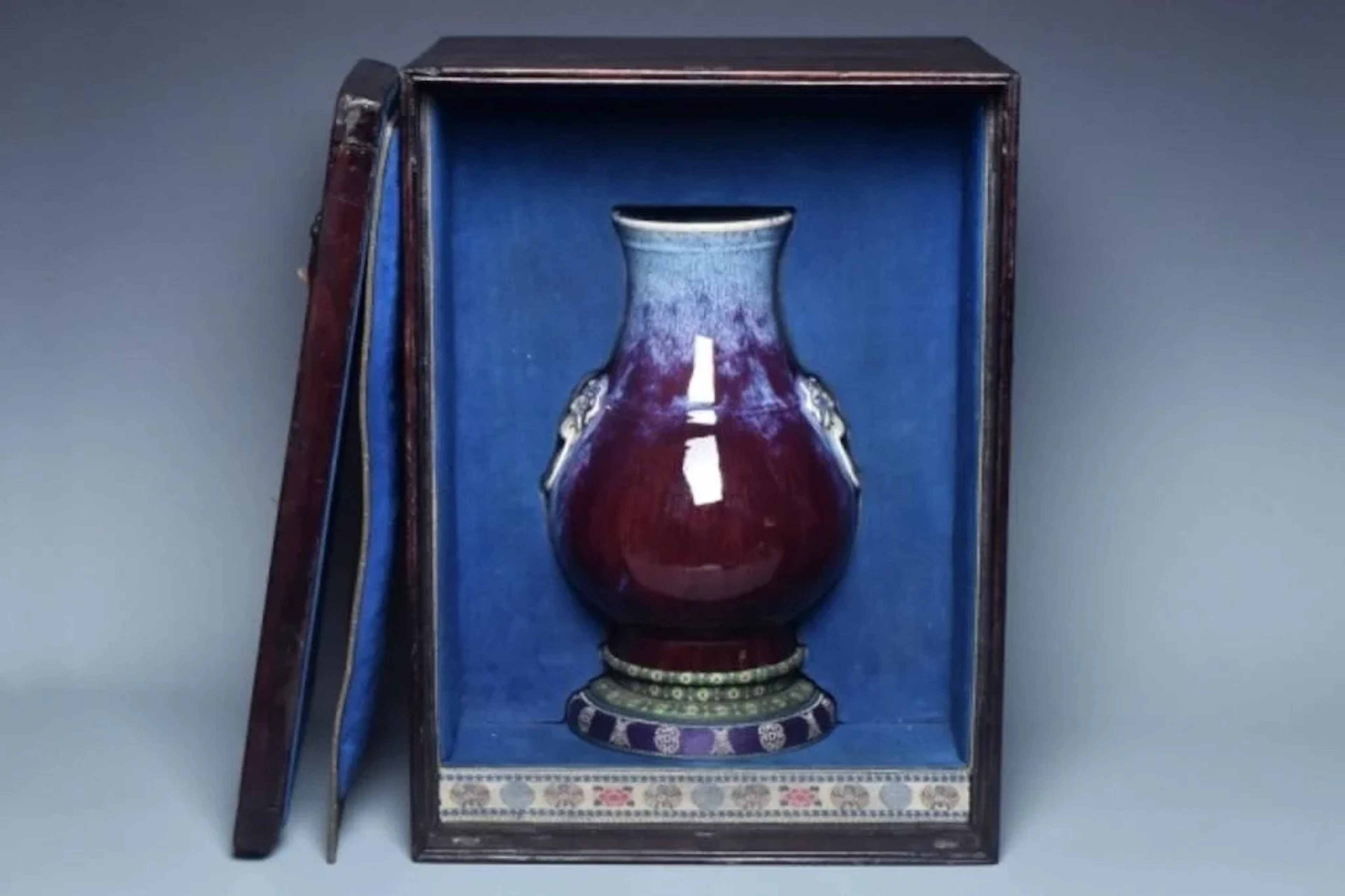 A FLAMBE VASE YONGZHENG MARK & PERIOD STAND & BOX