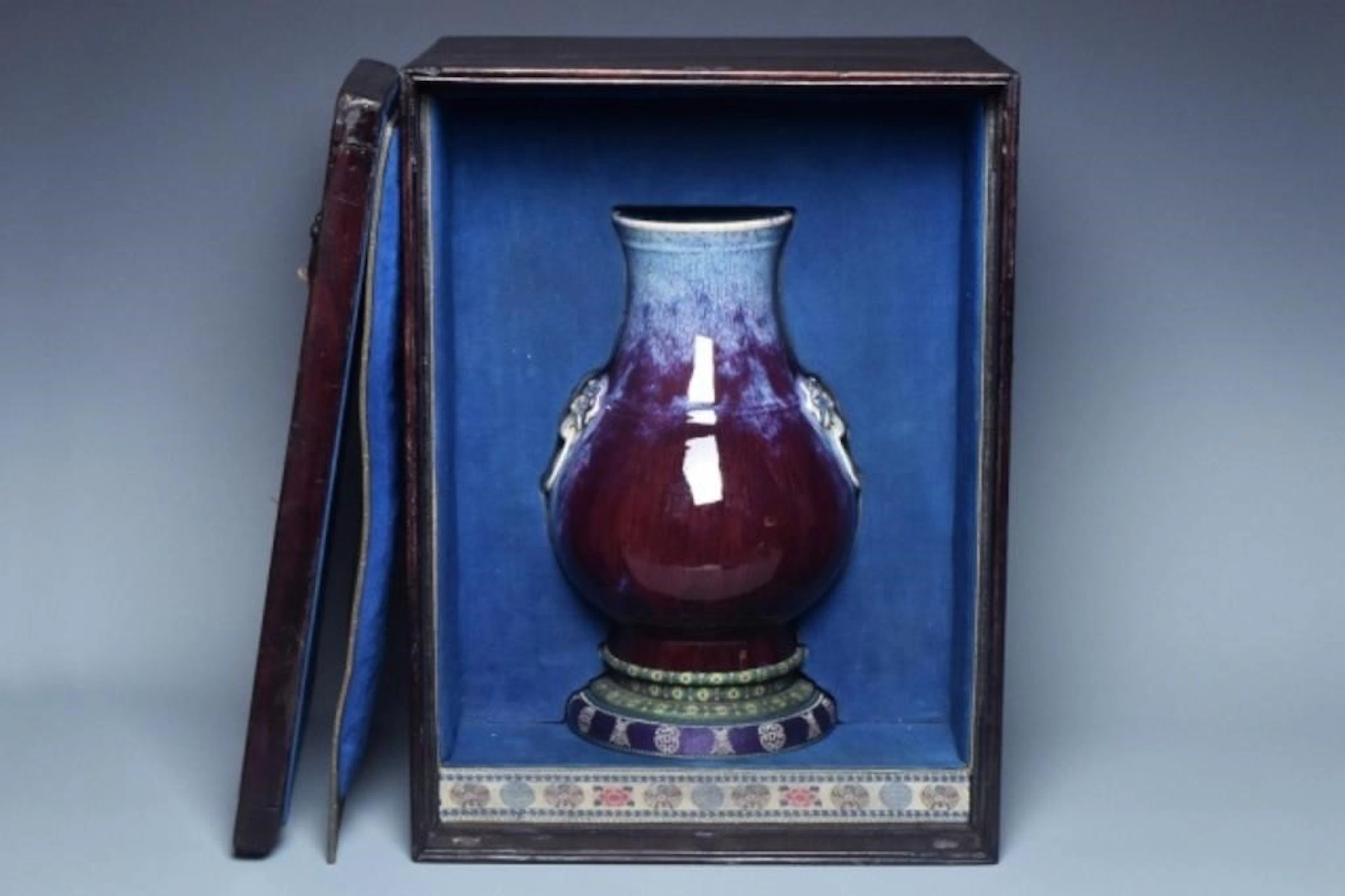 A FLAMBE VASE YONGZHENG MARK & PERIOD STAND & BOX
