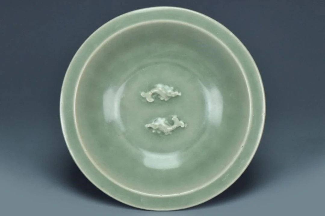 A LONGQUAN CELADON TWIN FISH DISH