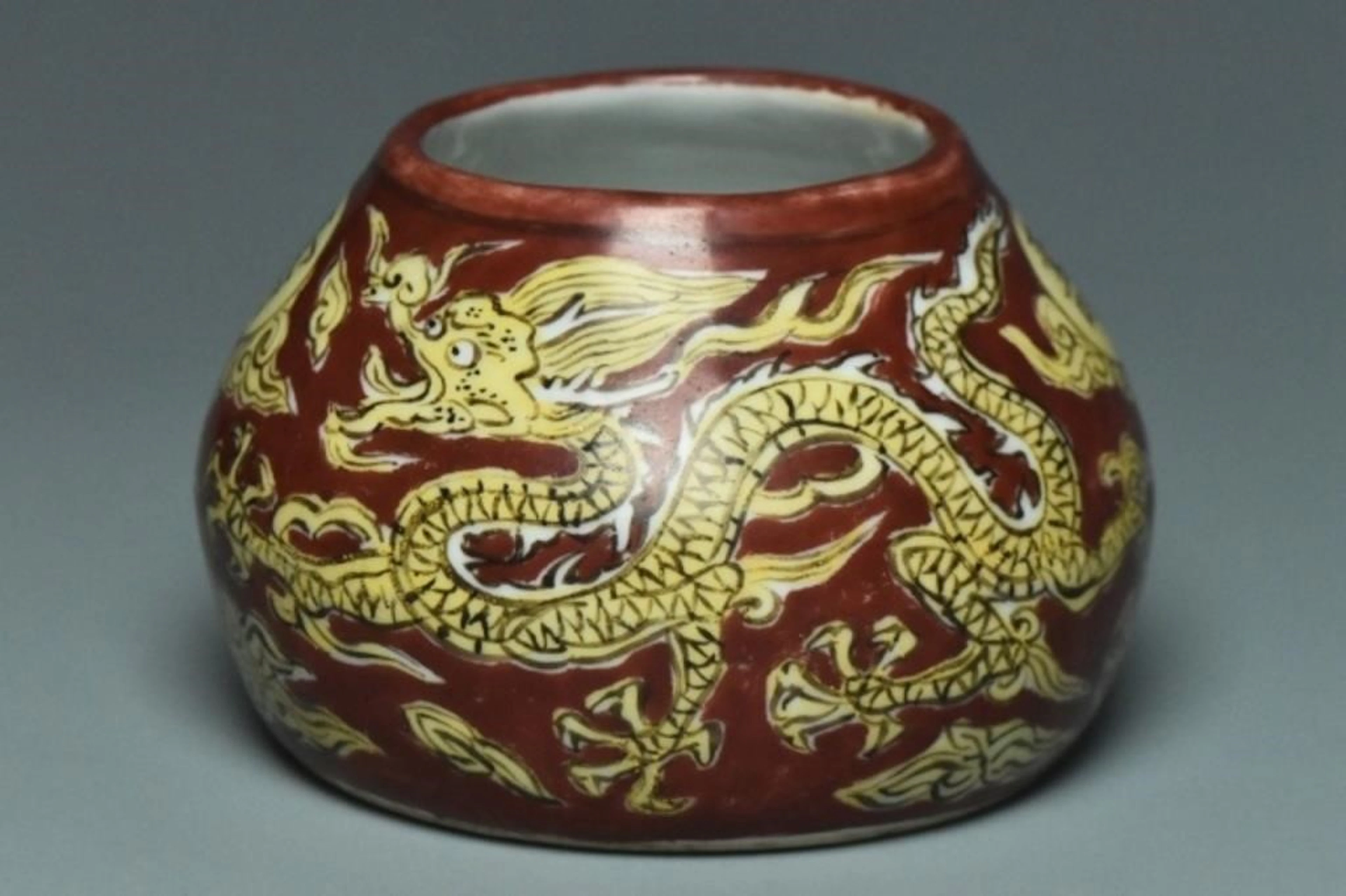 A MING DRAGON BRUSH WASHER JIAJING MARK AND PERIOD