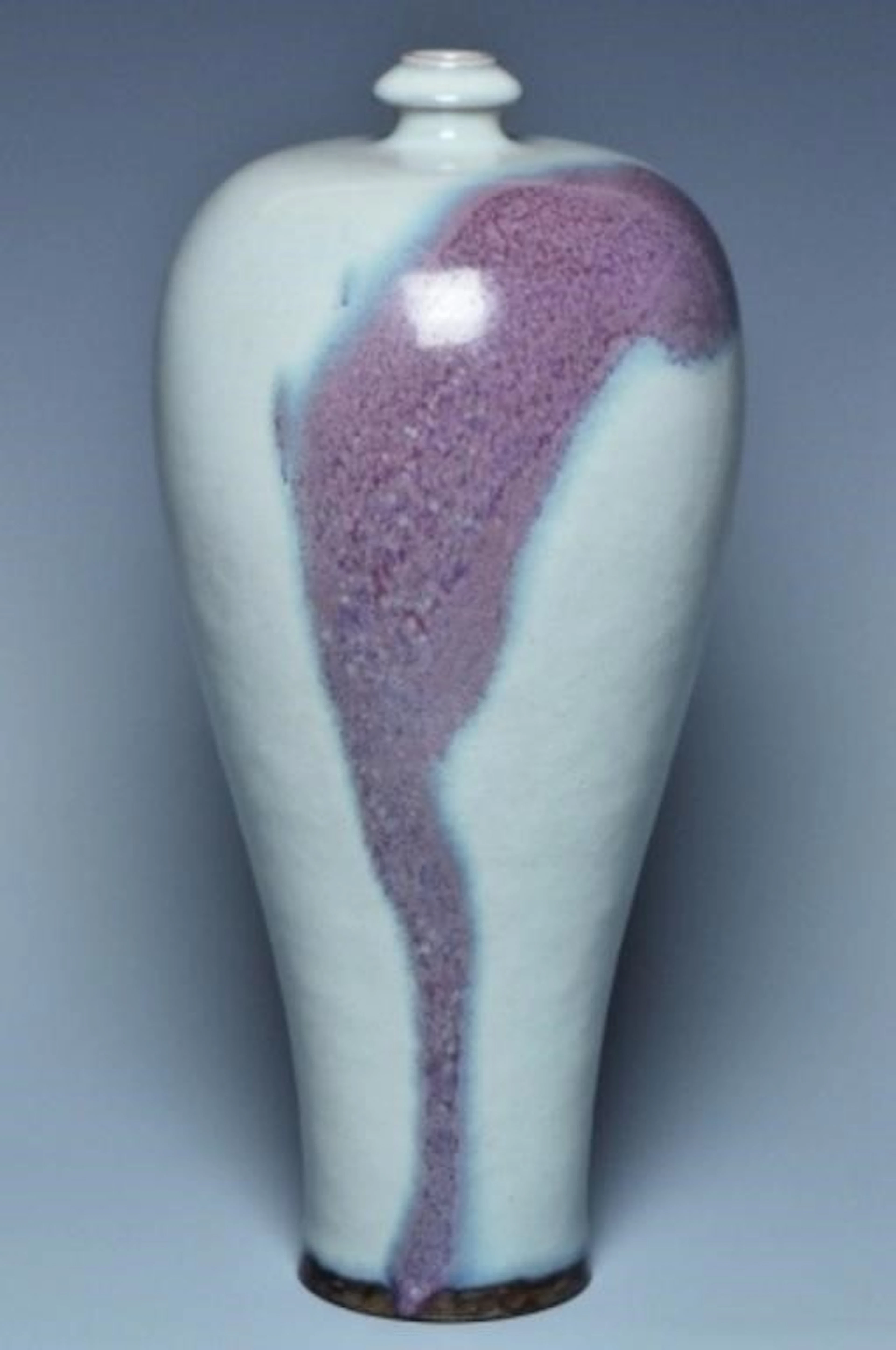 A SONG DYNASTY JUNYAO PURPLE SPLASHED VASE