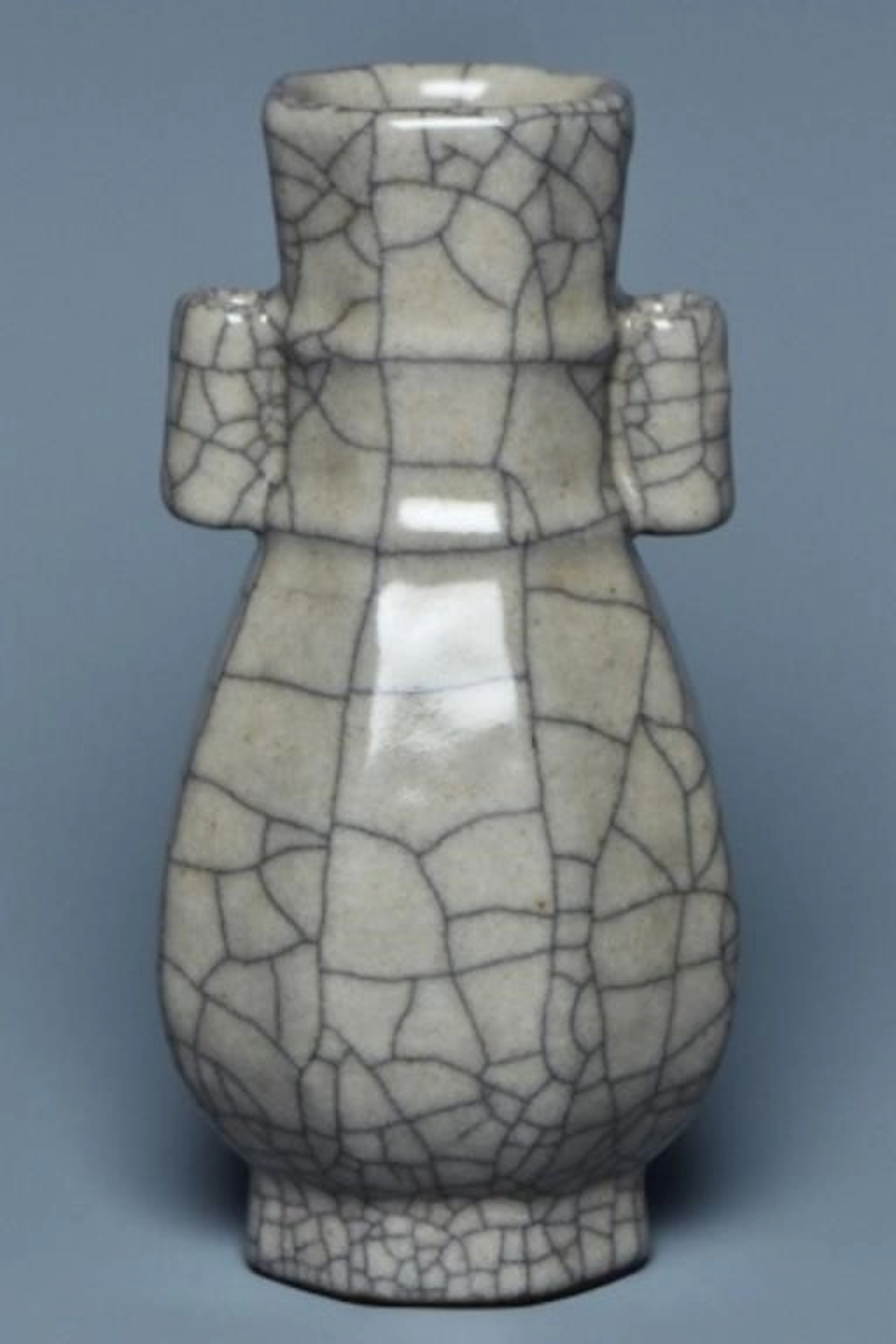 A SONG DYNASTY GEYAO TWIN HANDLED VASE