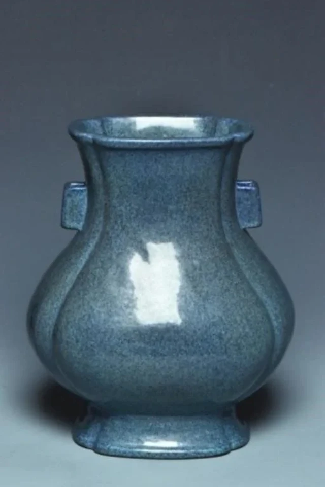 ROBIN'S EGG GLAZED VASE YONGZHENG MARK AND PERIOD
