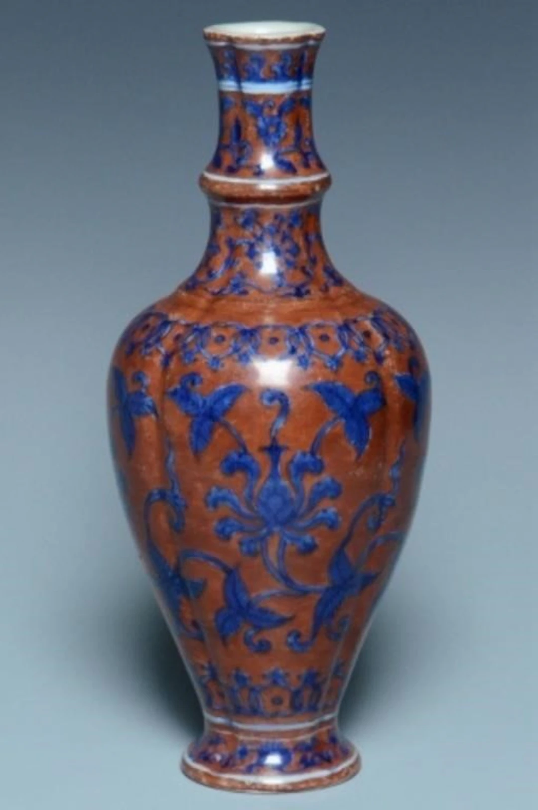 A MING DYNASTY VASE JIAJING MARK AND PERIOD