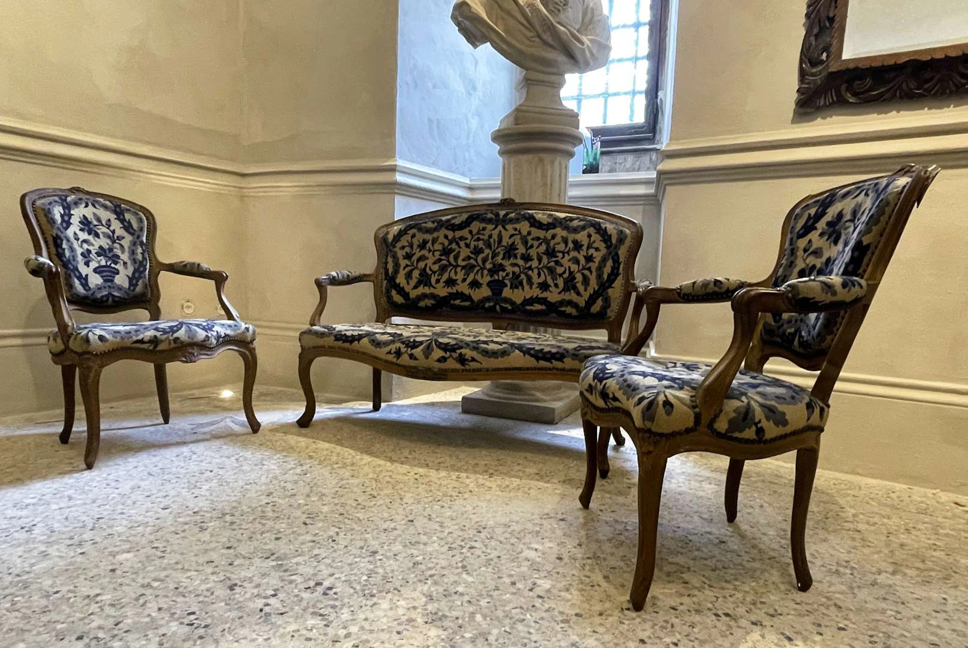 Bench, carved and moulded wood
