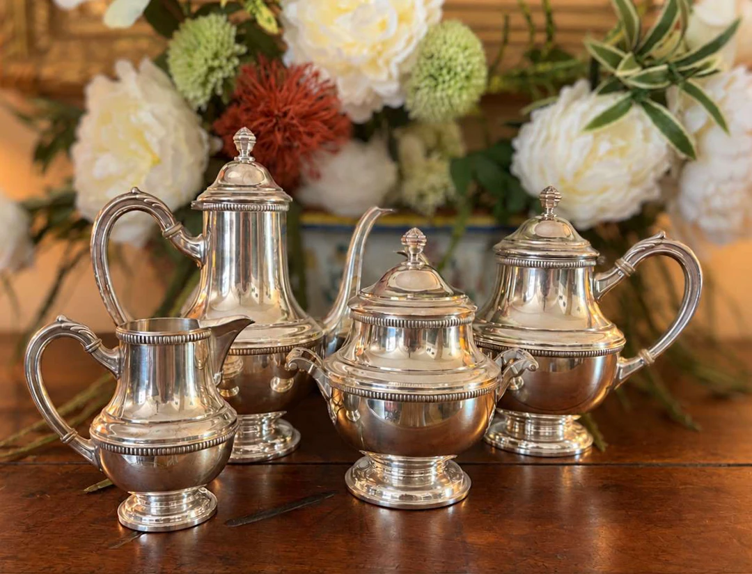 Tea and coffee service, in white metal